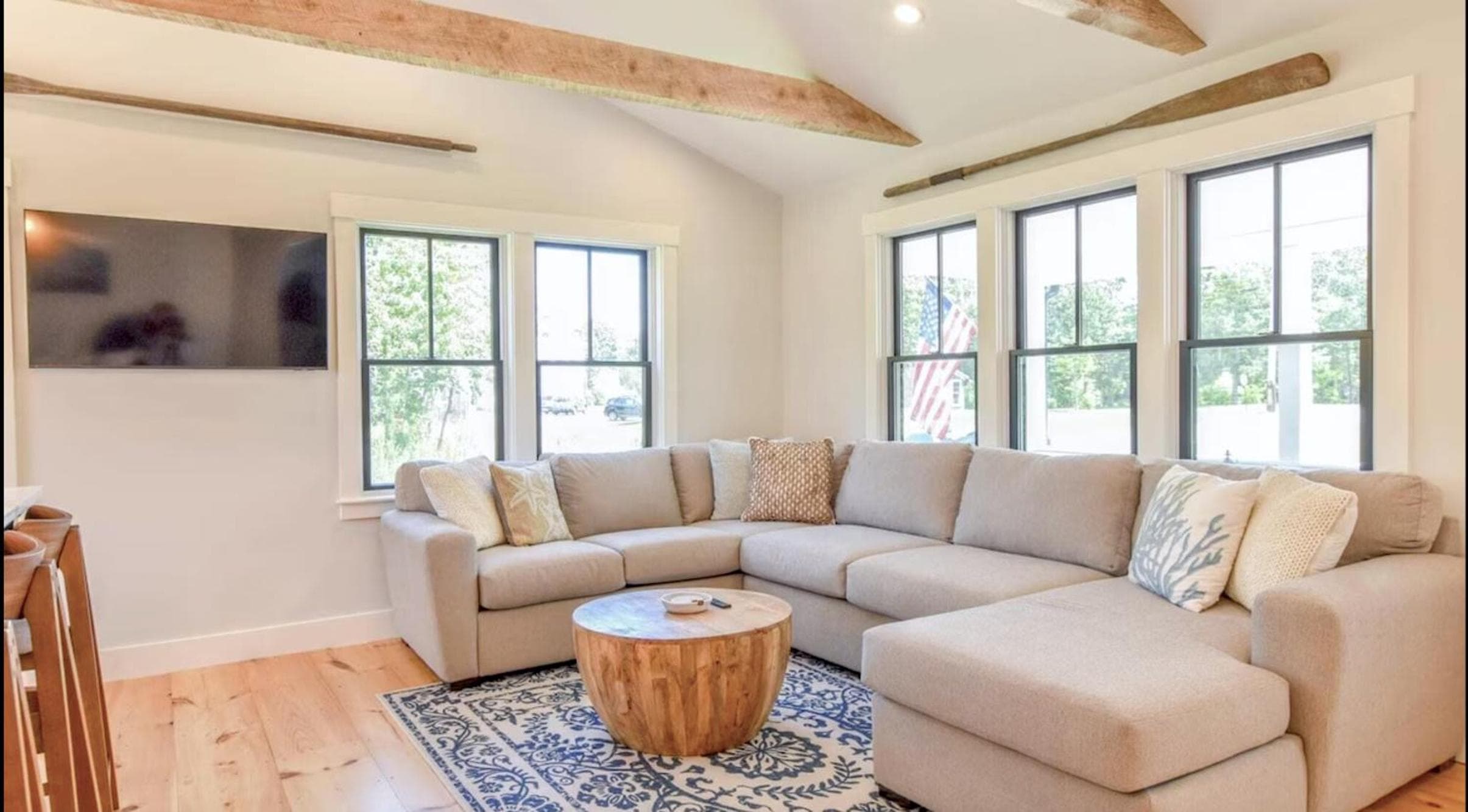 Renovated kitchen less than 2 miles to Beach!