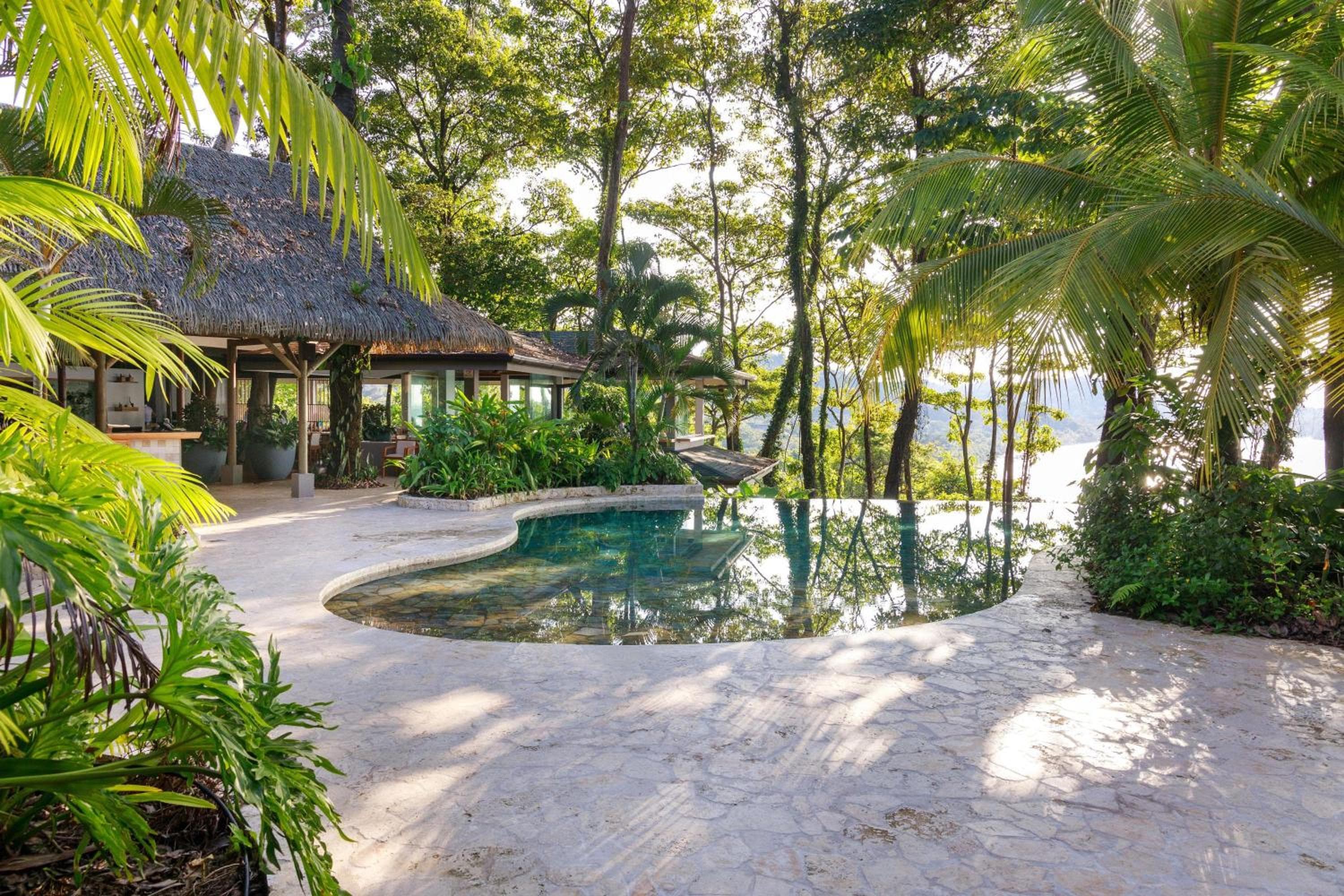 Arenas Del Mar Beachfront & Rainforest Resort Member of the Cayuga Collection