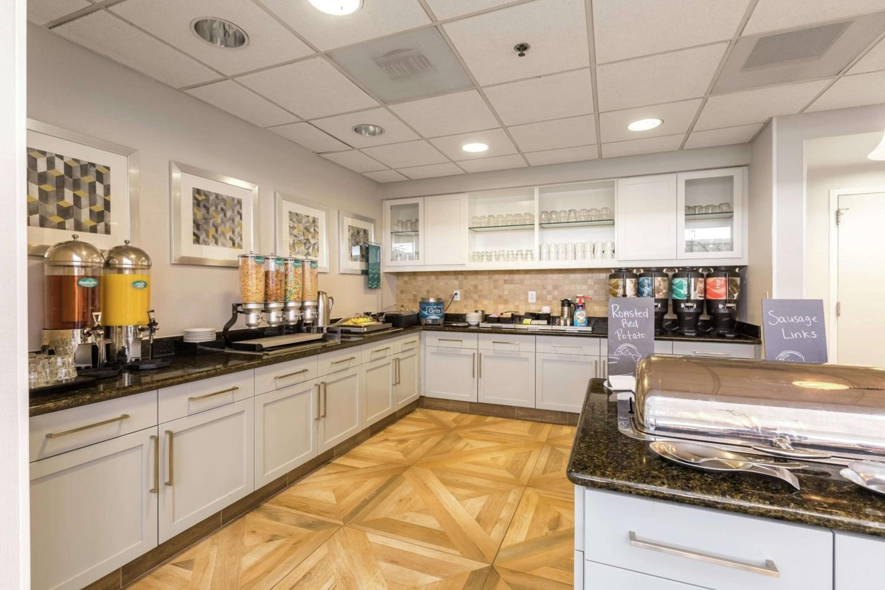 Homewood Suites by Hilton at Carolina Point - Greenville