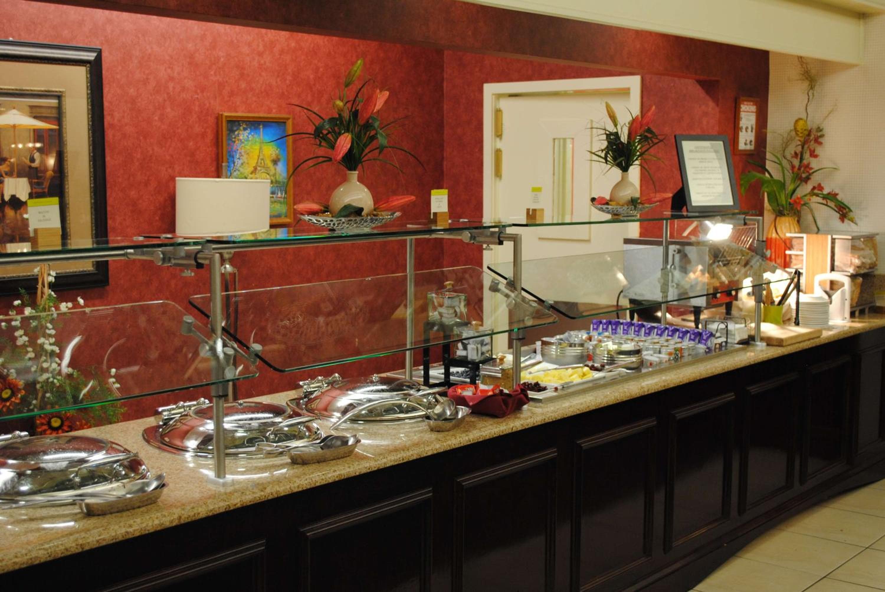 DoubleTree by Hilton Fayetteville