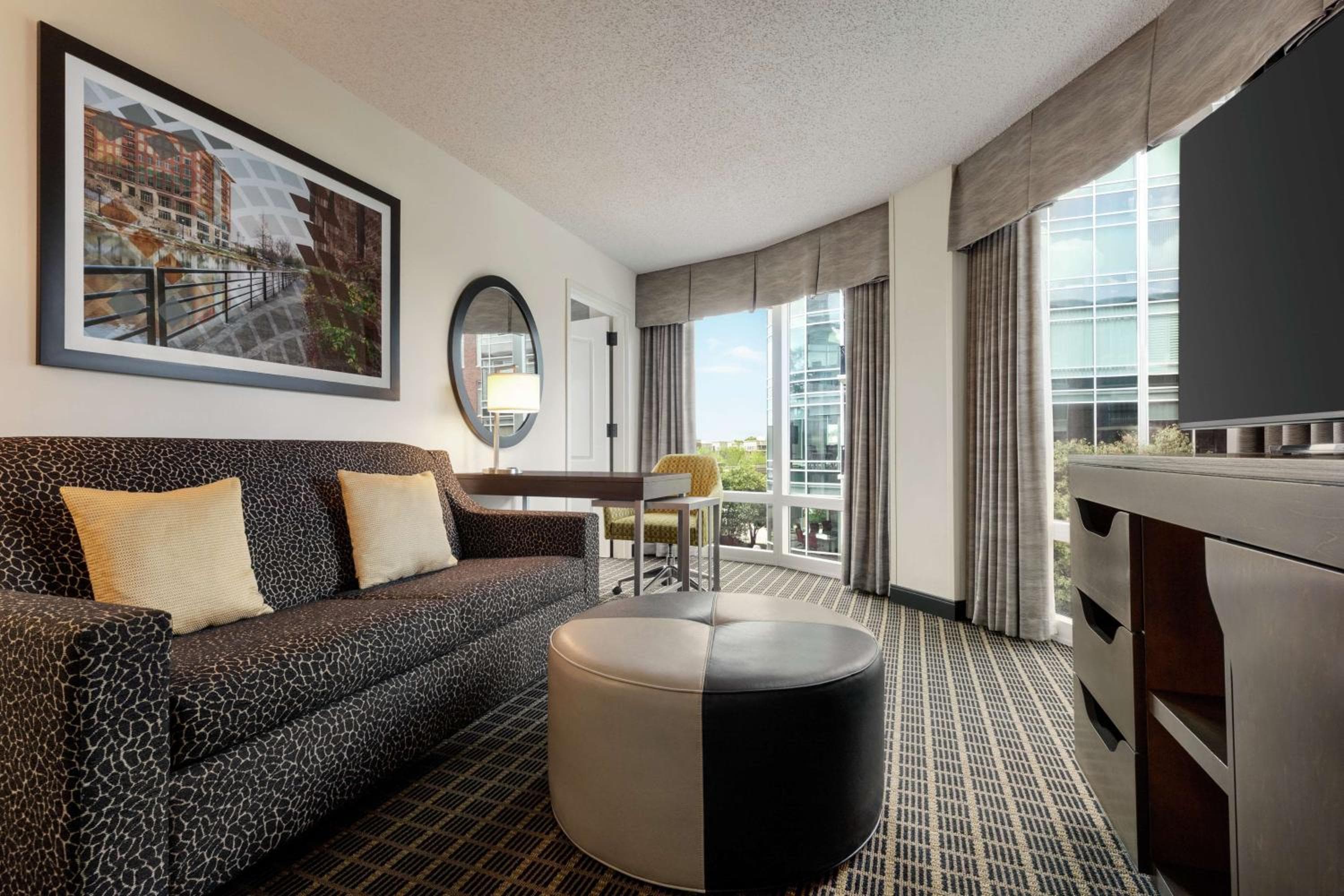 Hampton Inn & Suites Greenville-Downtown-Riverplace