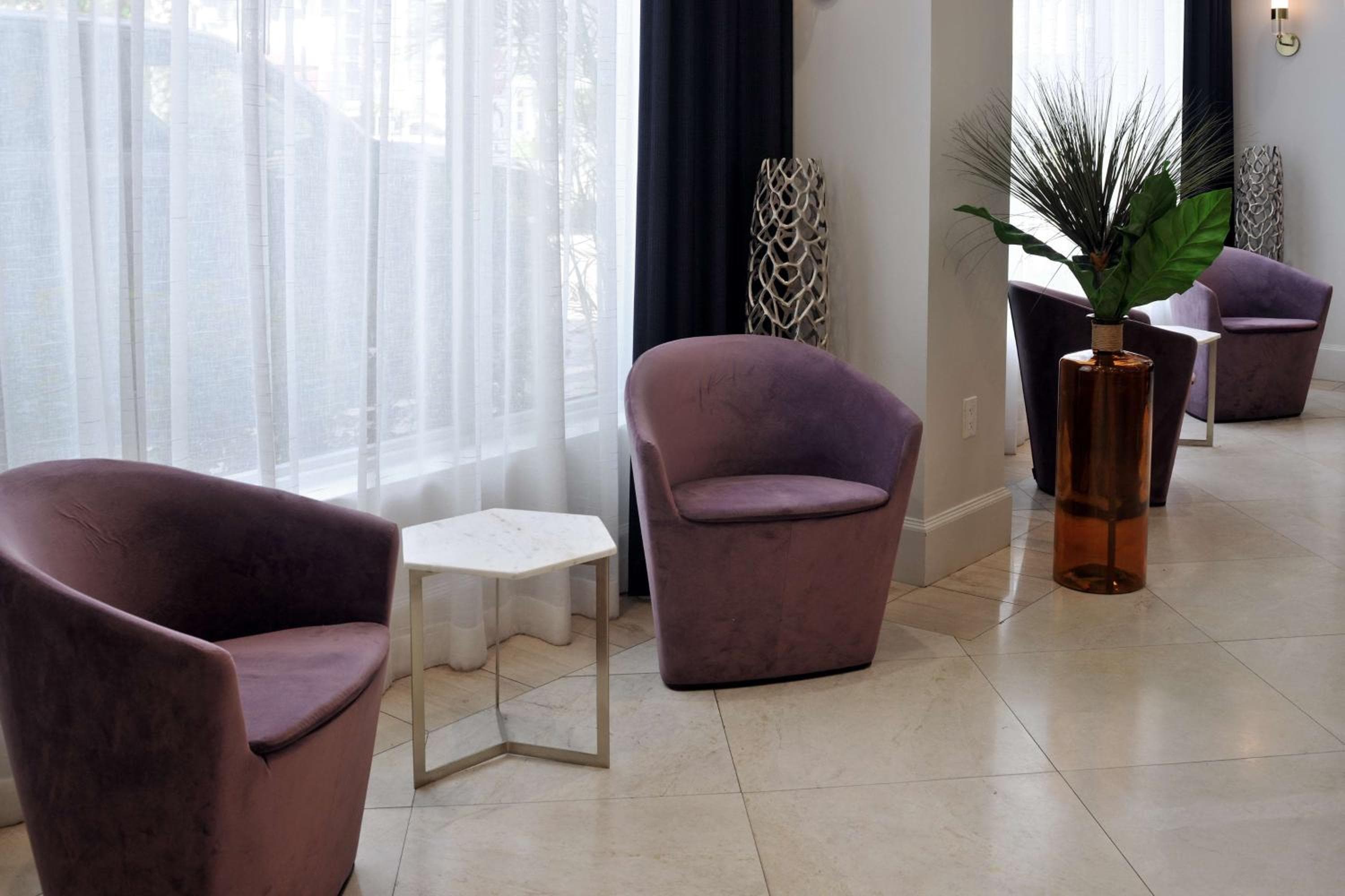 Hotel Dello Ft Lauderdale Airport, Tapestry Collection by Hilton
