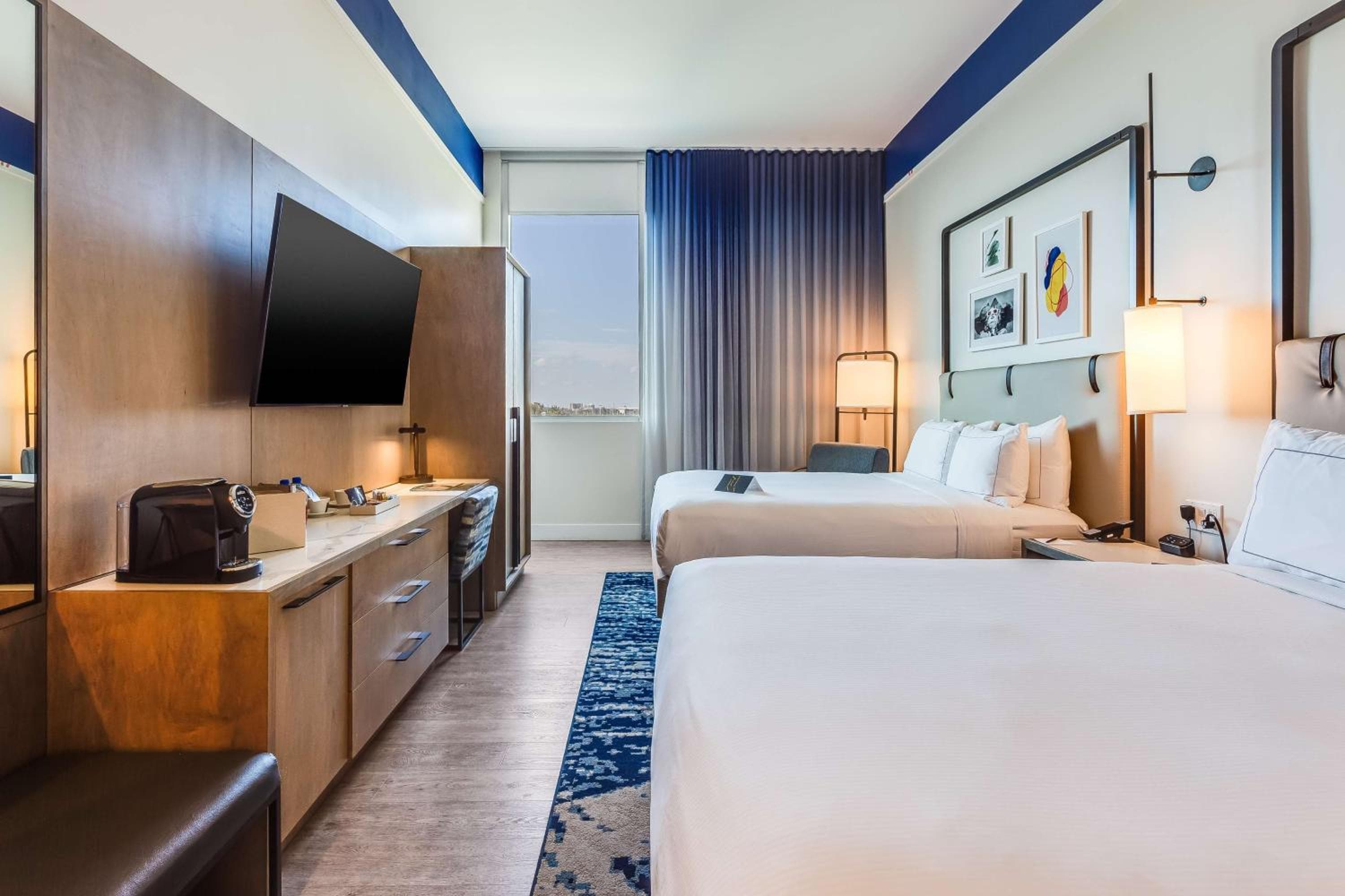 SERENA Hotel Aventura Miami, Tapestry Collection by Hilton