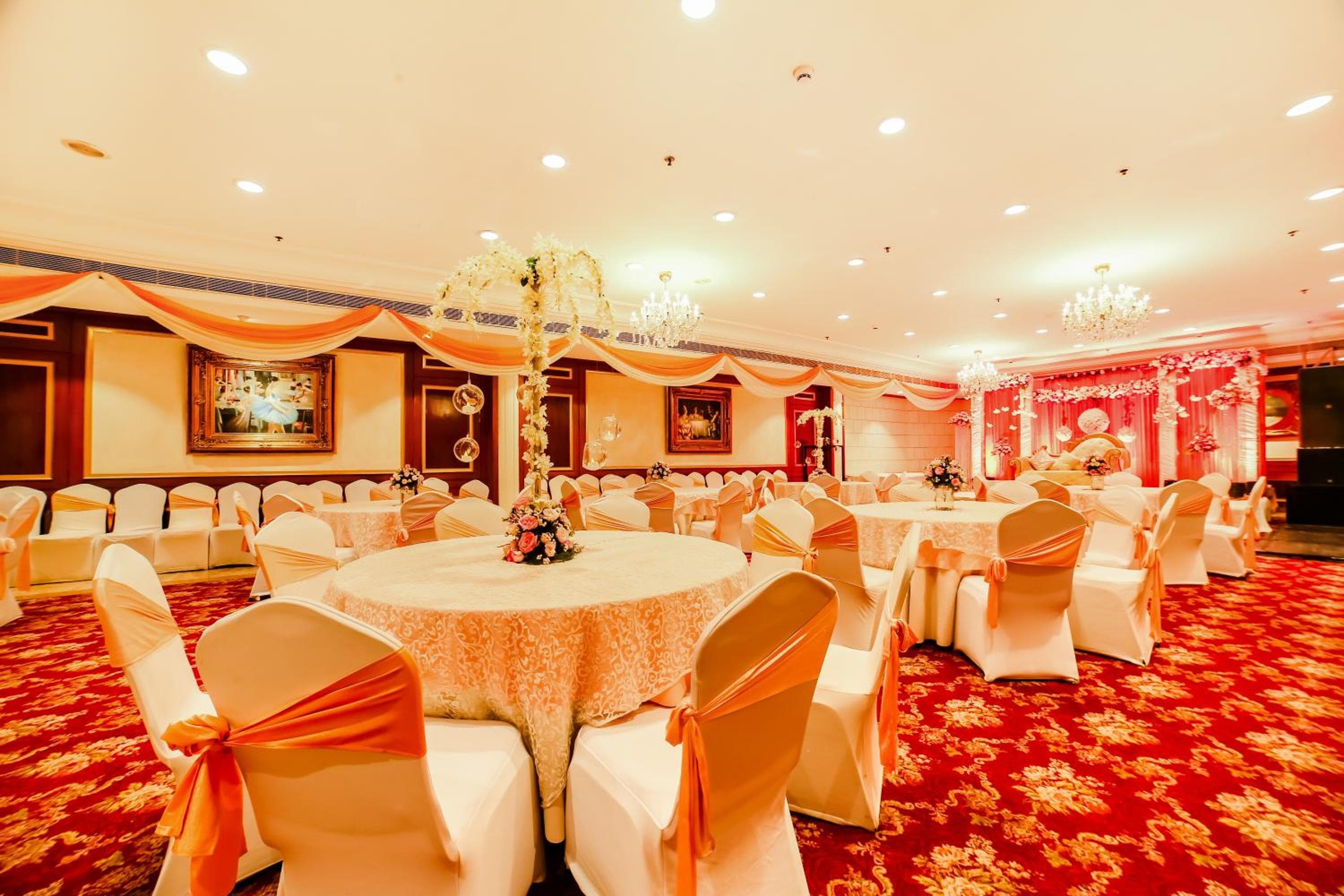 Hotel The Royal Plaza