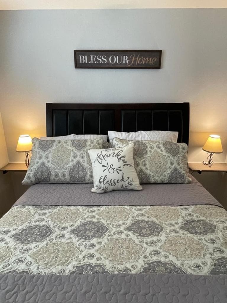 Charming 2-Bedroom House for a Peaceful Getaway
