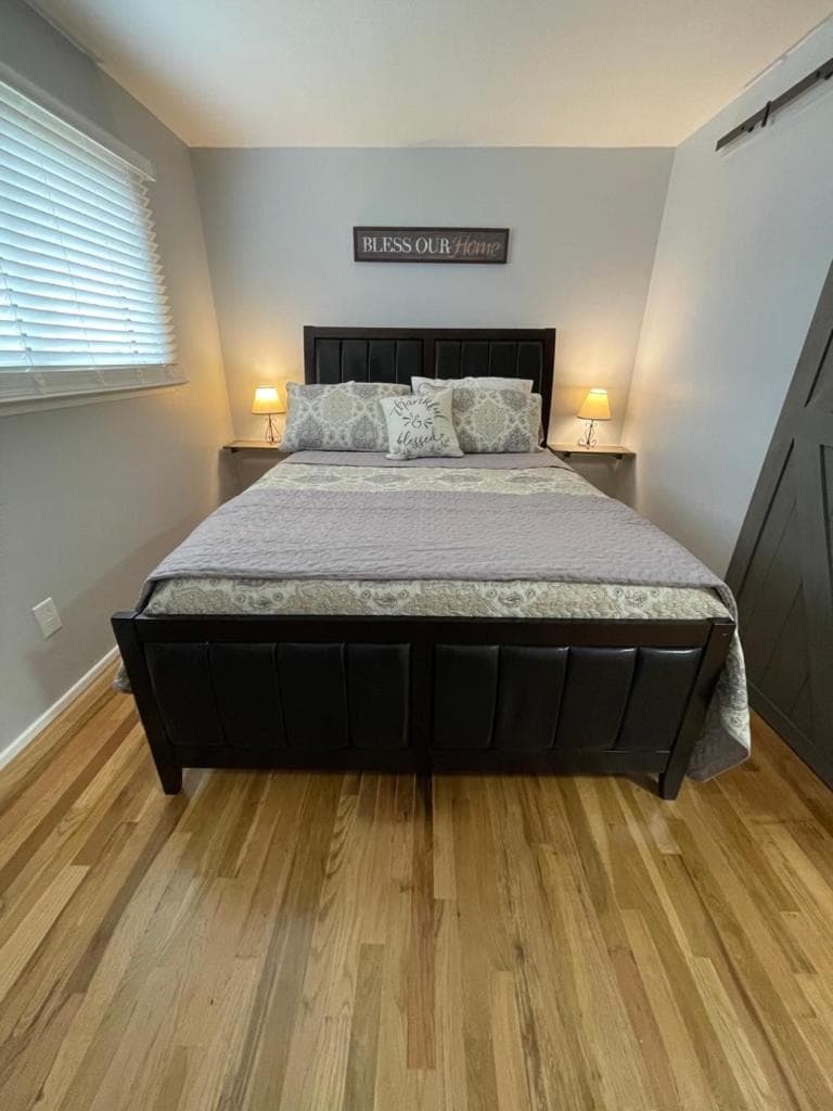 Charming 2-Bedroom House for a Peaceful Getaway