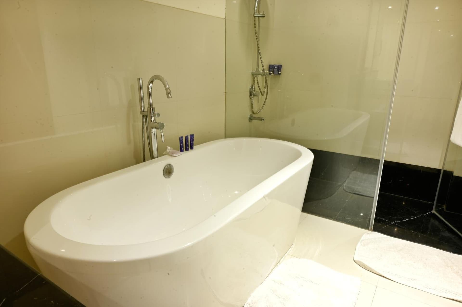 Vivanta Kolkata EM Bypass