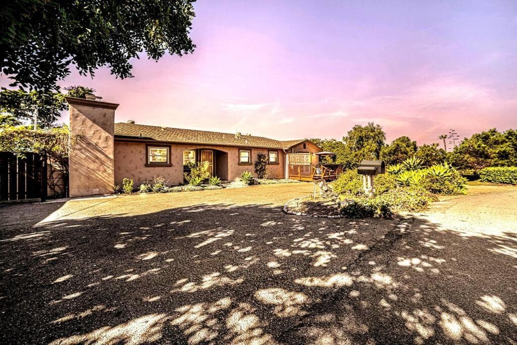 Boutique Charm 3BR w/ Huge Deck