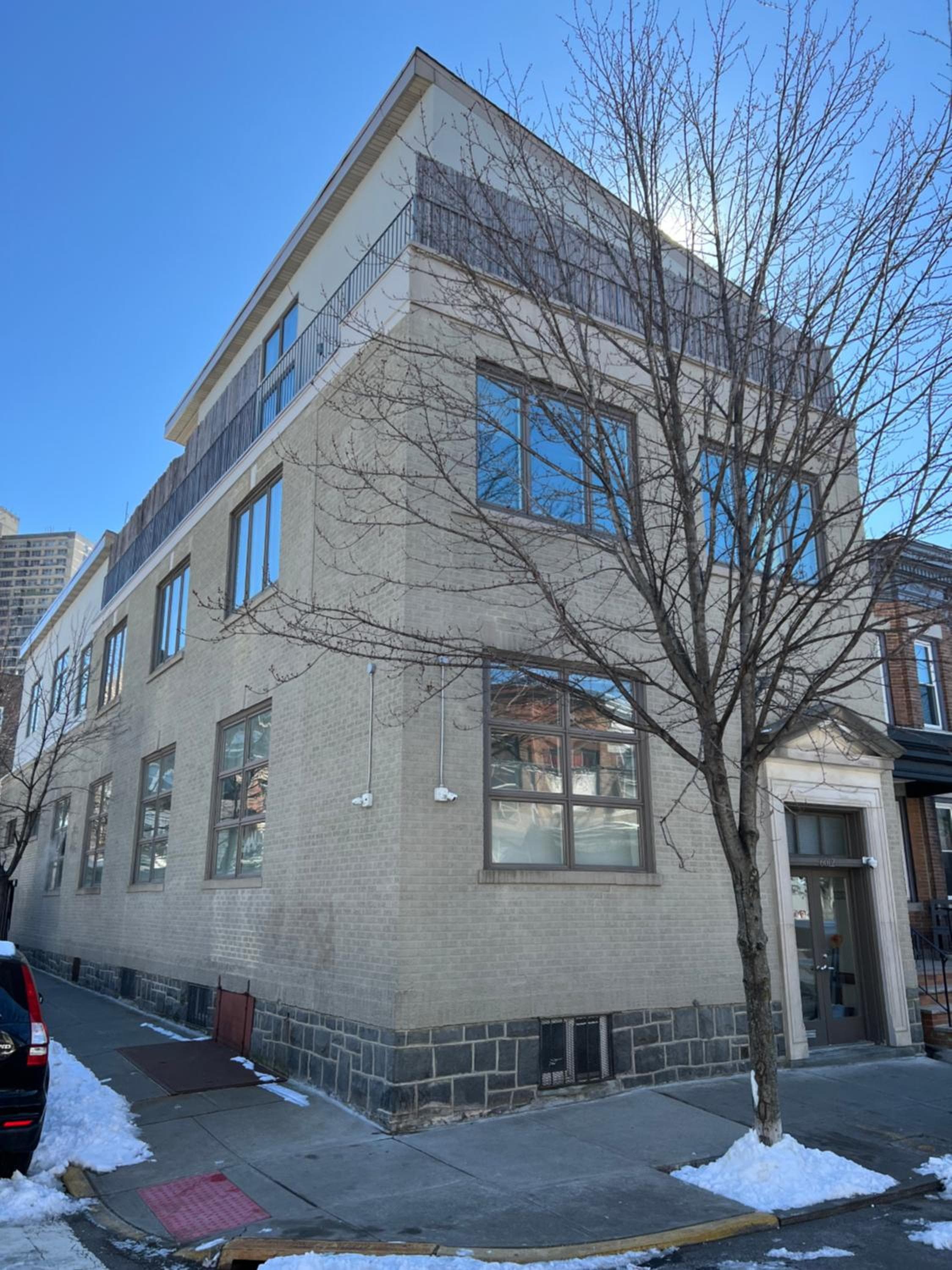 Modern loft style 2bed 2bath minutes to Times Square