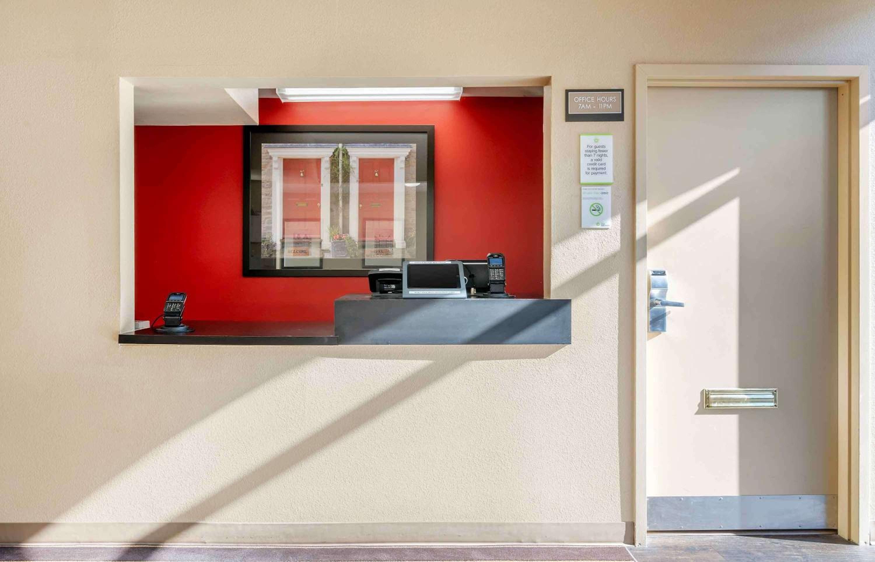 Studio 6 Extended Stay Florence KY - Meijer Dr Cincinnati
