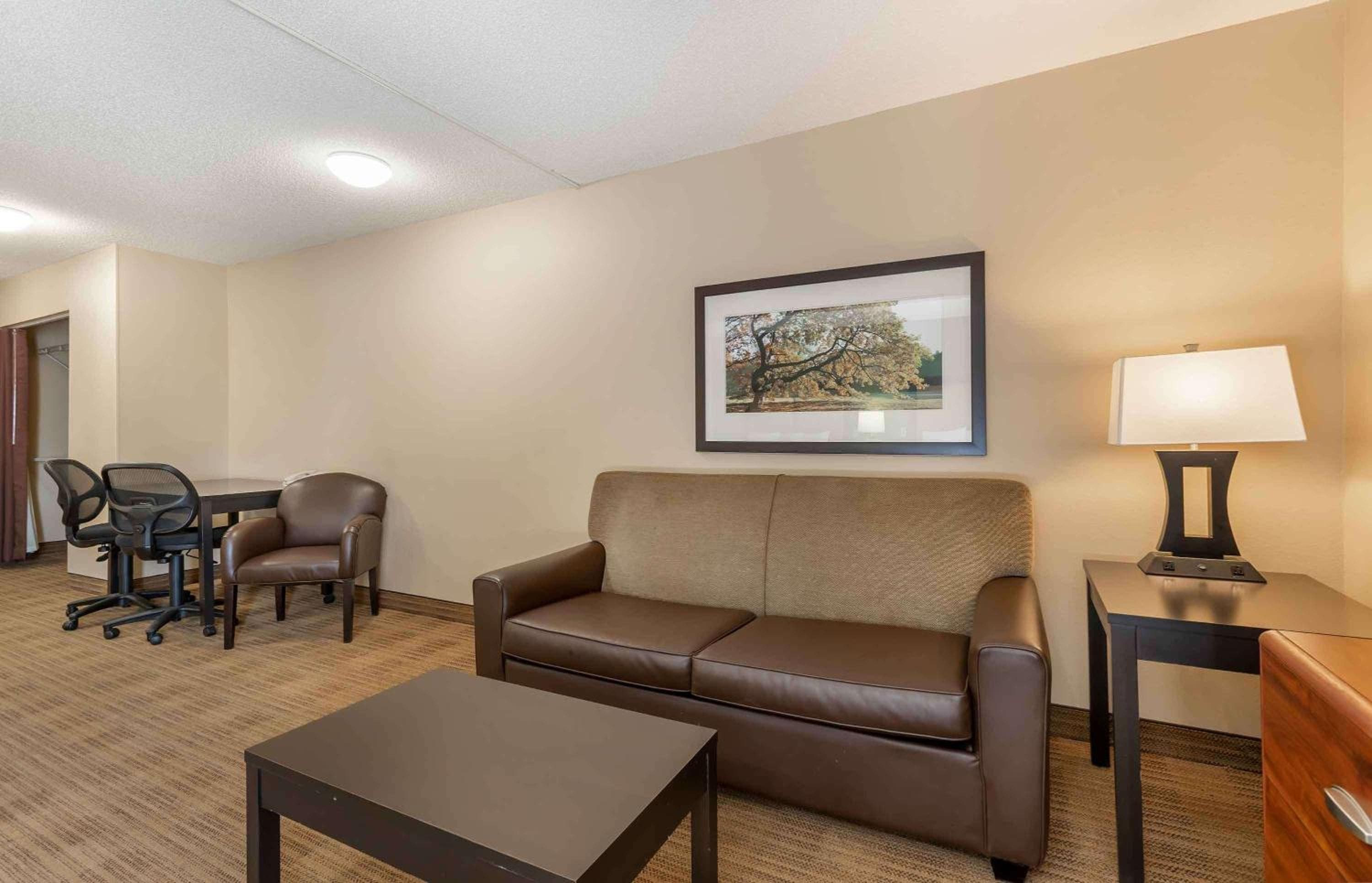 Studio 6 Extended Stay Florence KY - Meijer Dr Cincinnati