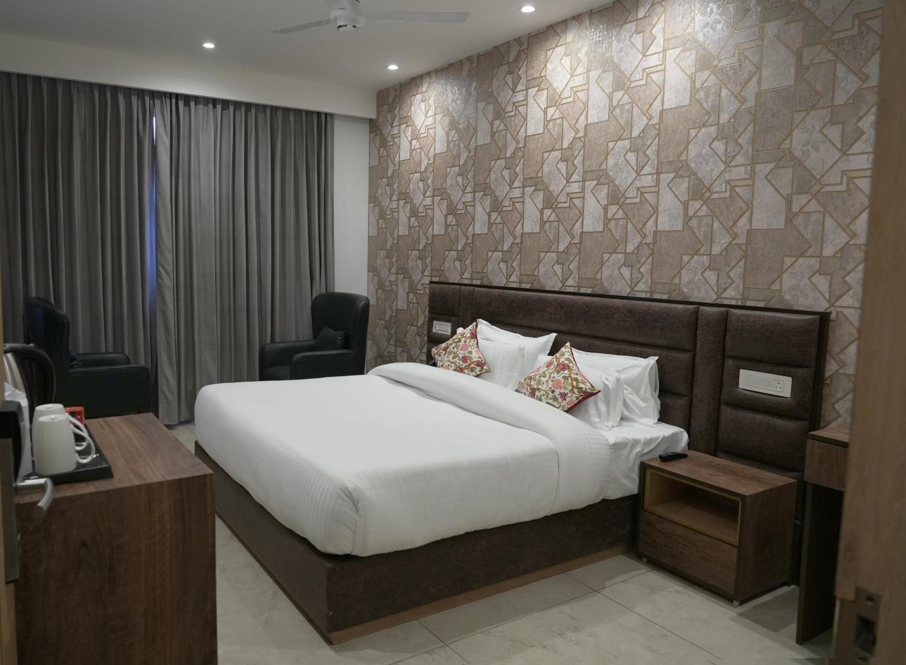 ACR Luxury Hotel