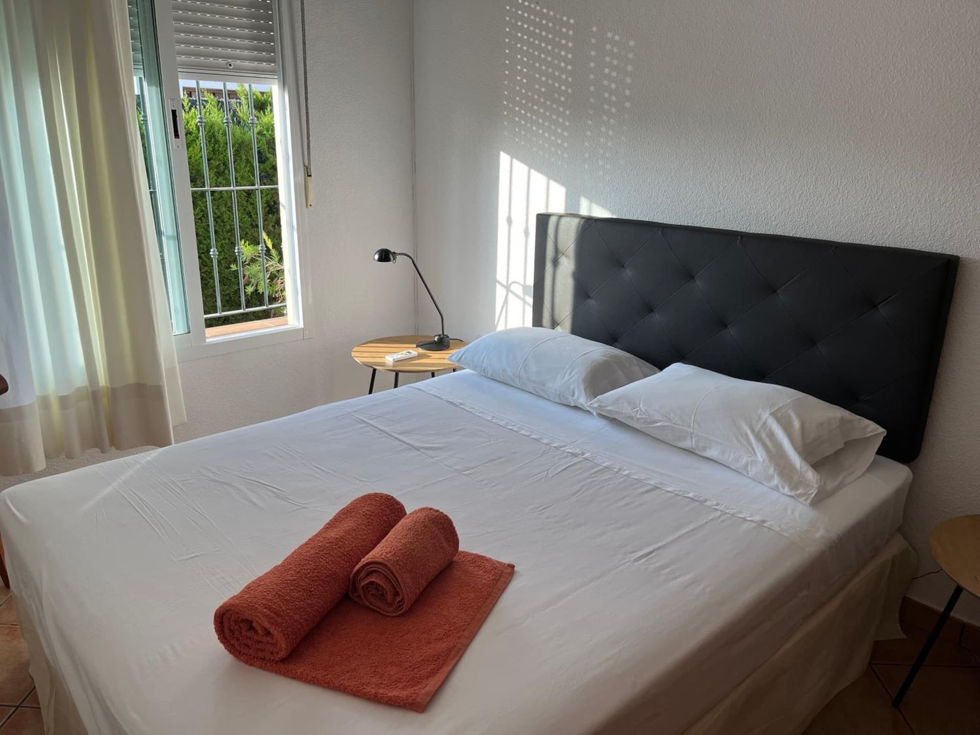 Habitación con baño Malva Piscina SOLO ADULTOS-EN CASA PRIVADA
