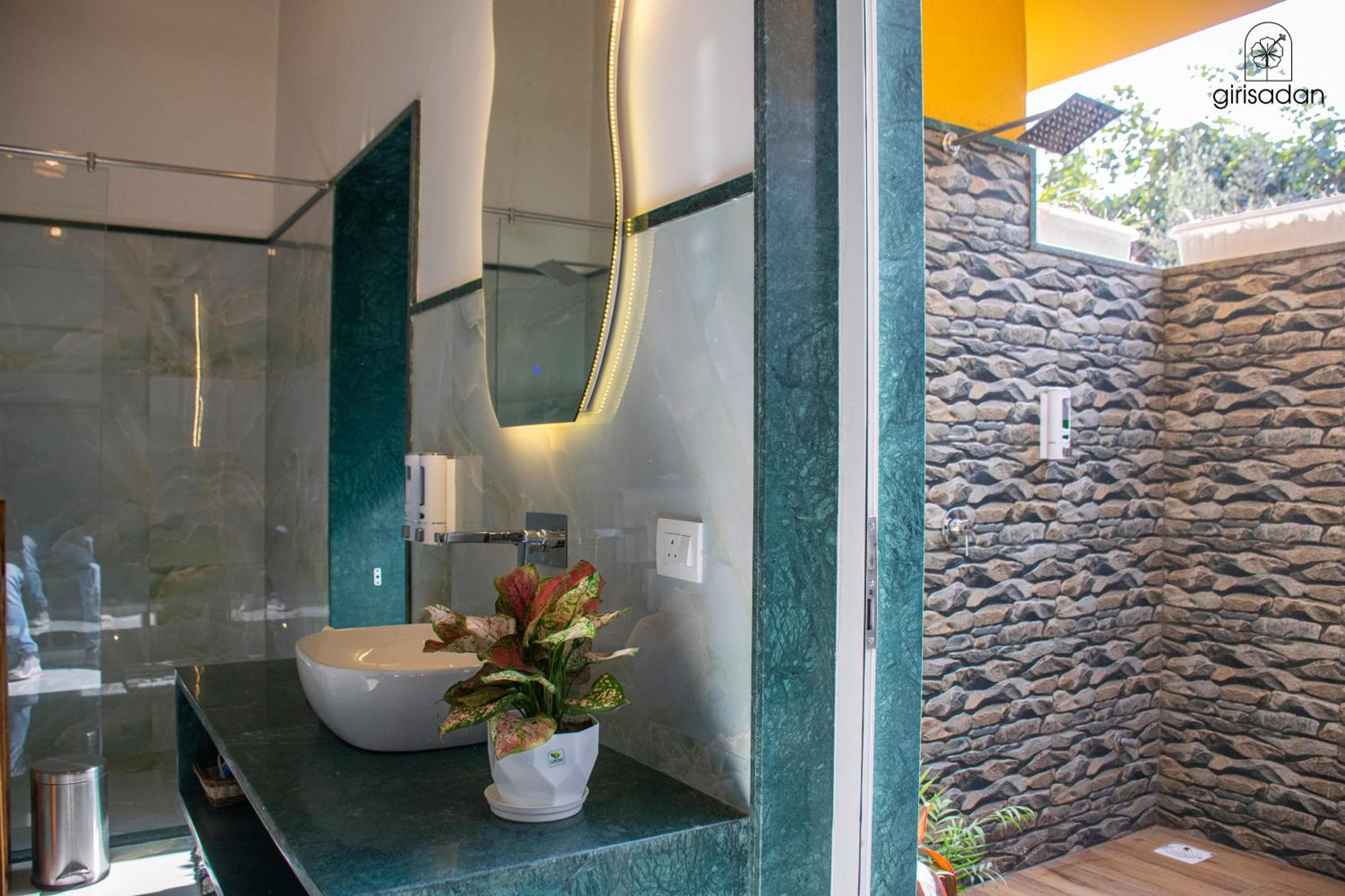 GiriSadan Organic Retreat & Experiences