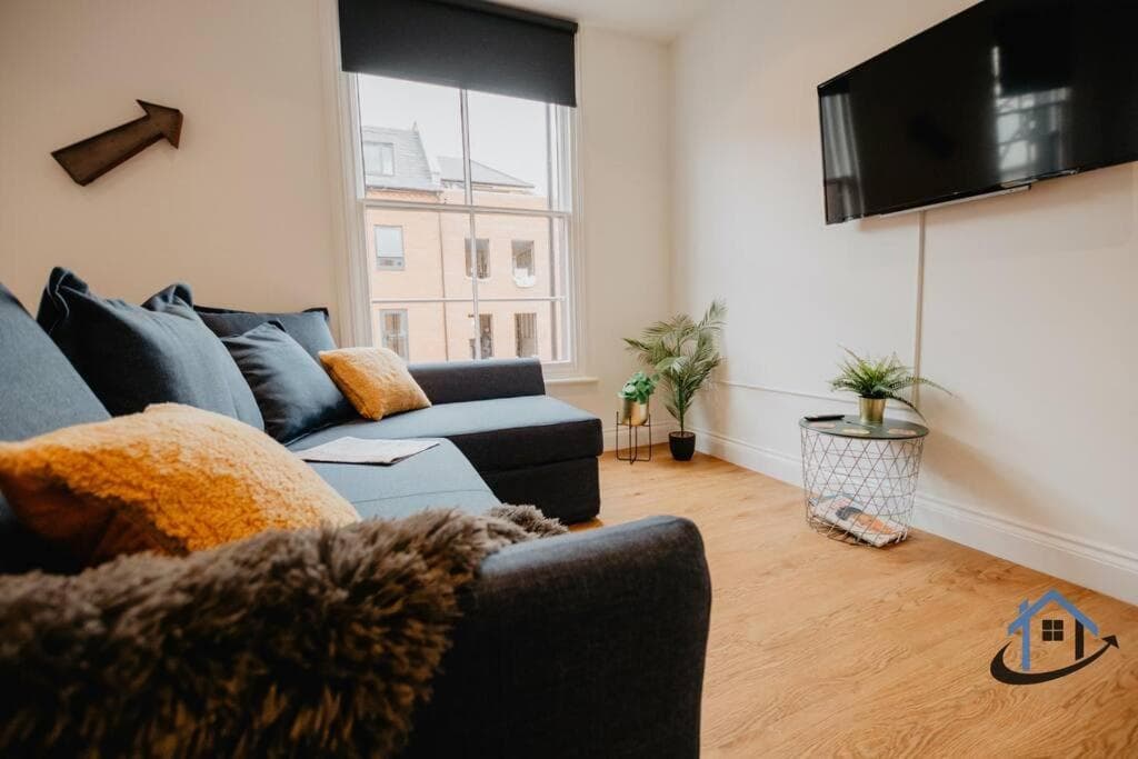 Contemporary flat, Derngate, sleeps 4, very central