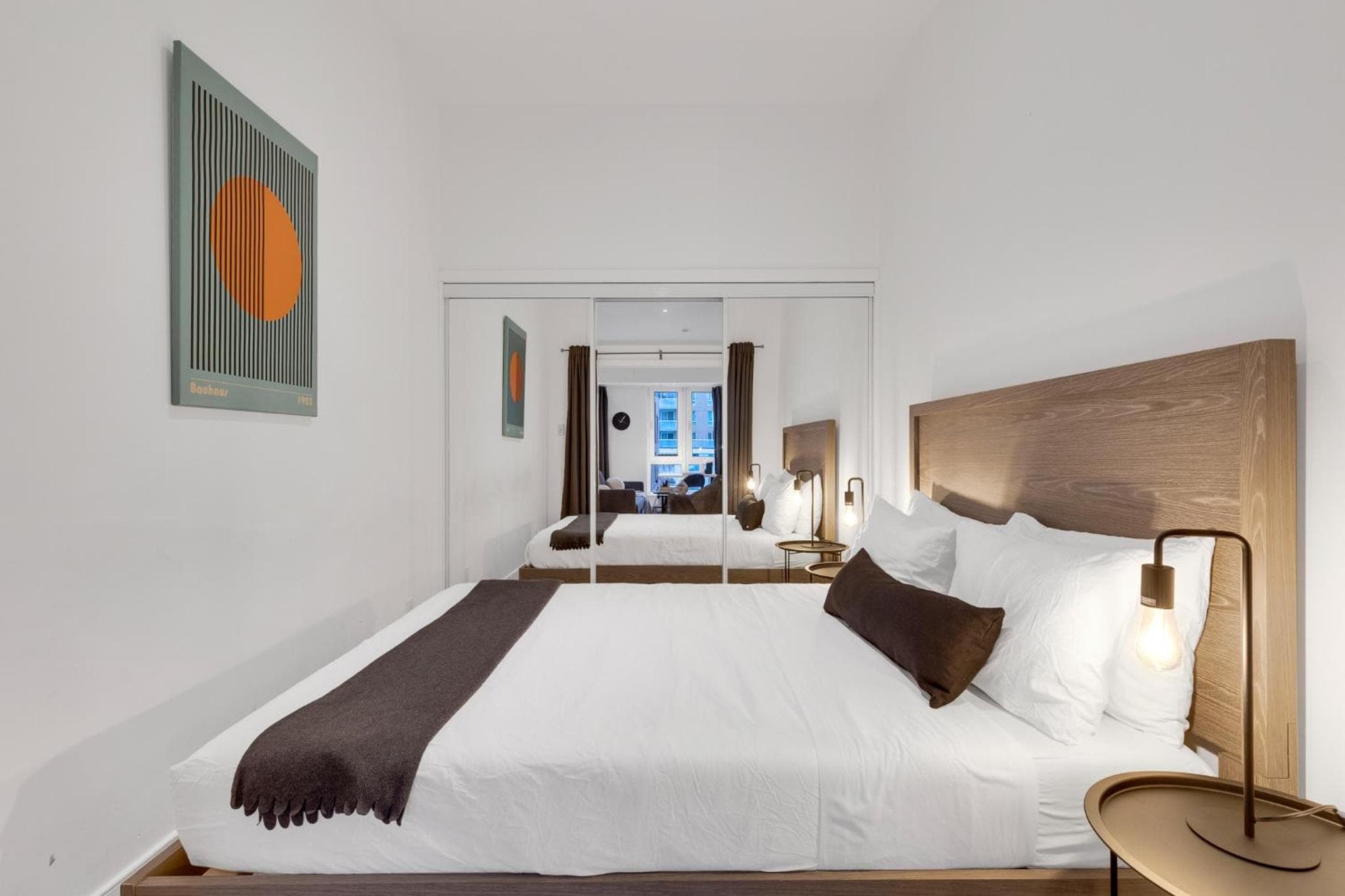 LiV MTL Downtown Montreal Spacious Suites