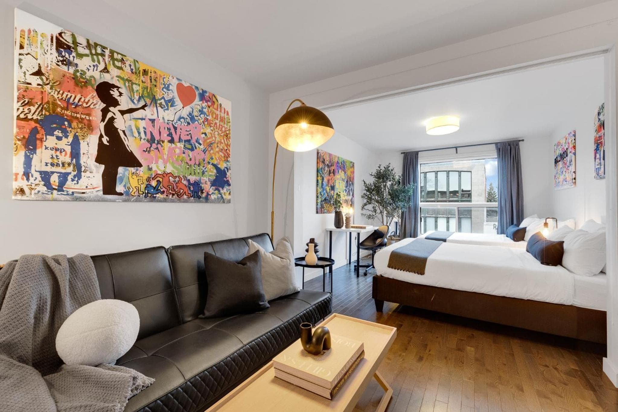 LiV MTL Avenue Spacious 3BR Rooftop Suite Near Downtown Montreal