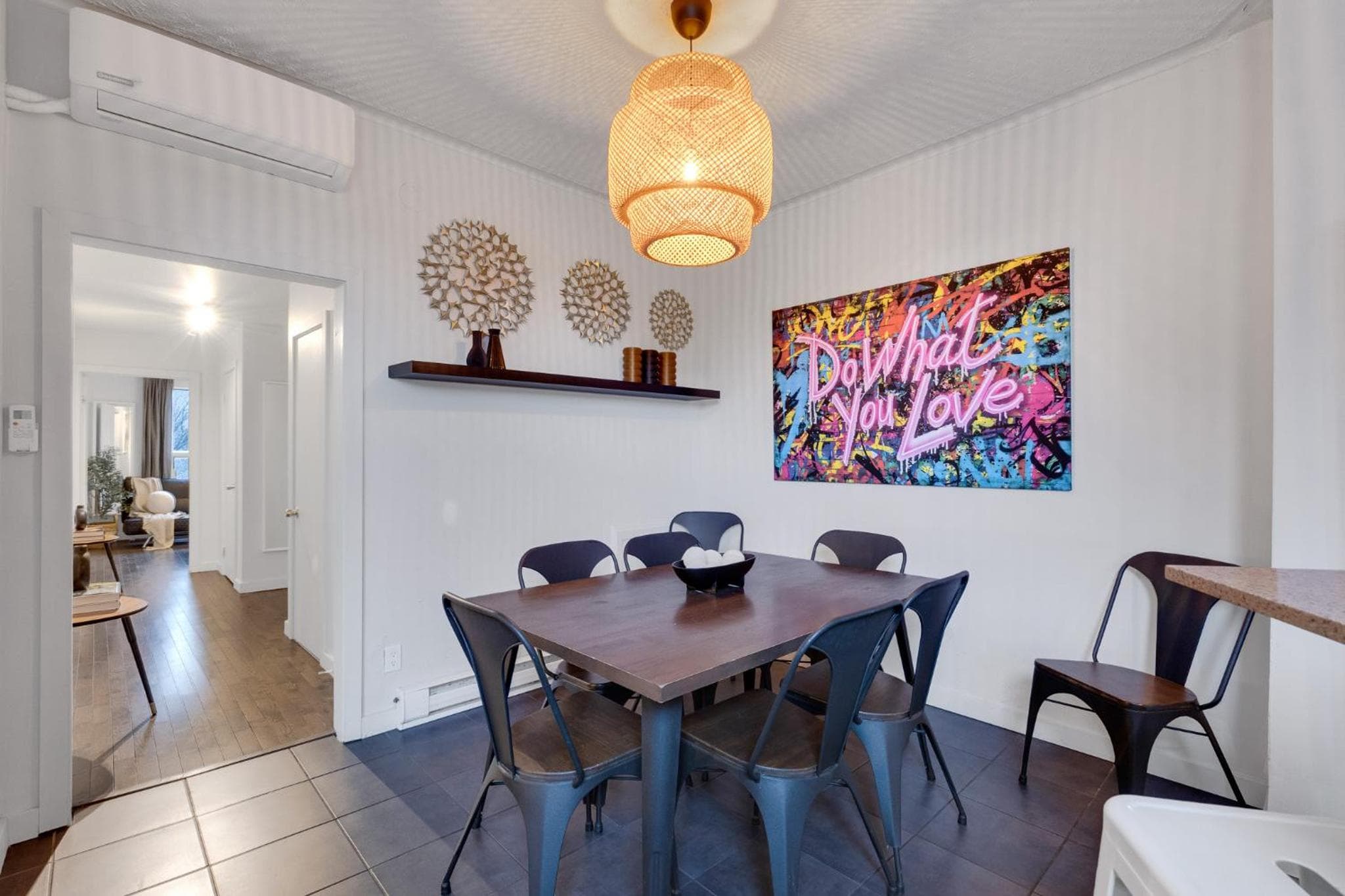 LiV MTL Avenue Spacious 3BR Rooftop Suite Near Downtown Montreal