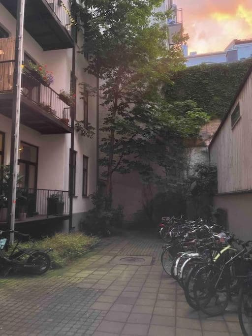 Elegant & Quiet Apartment in Historic House - Prime Location in Oslo West