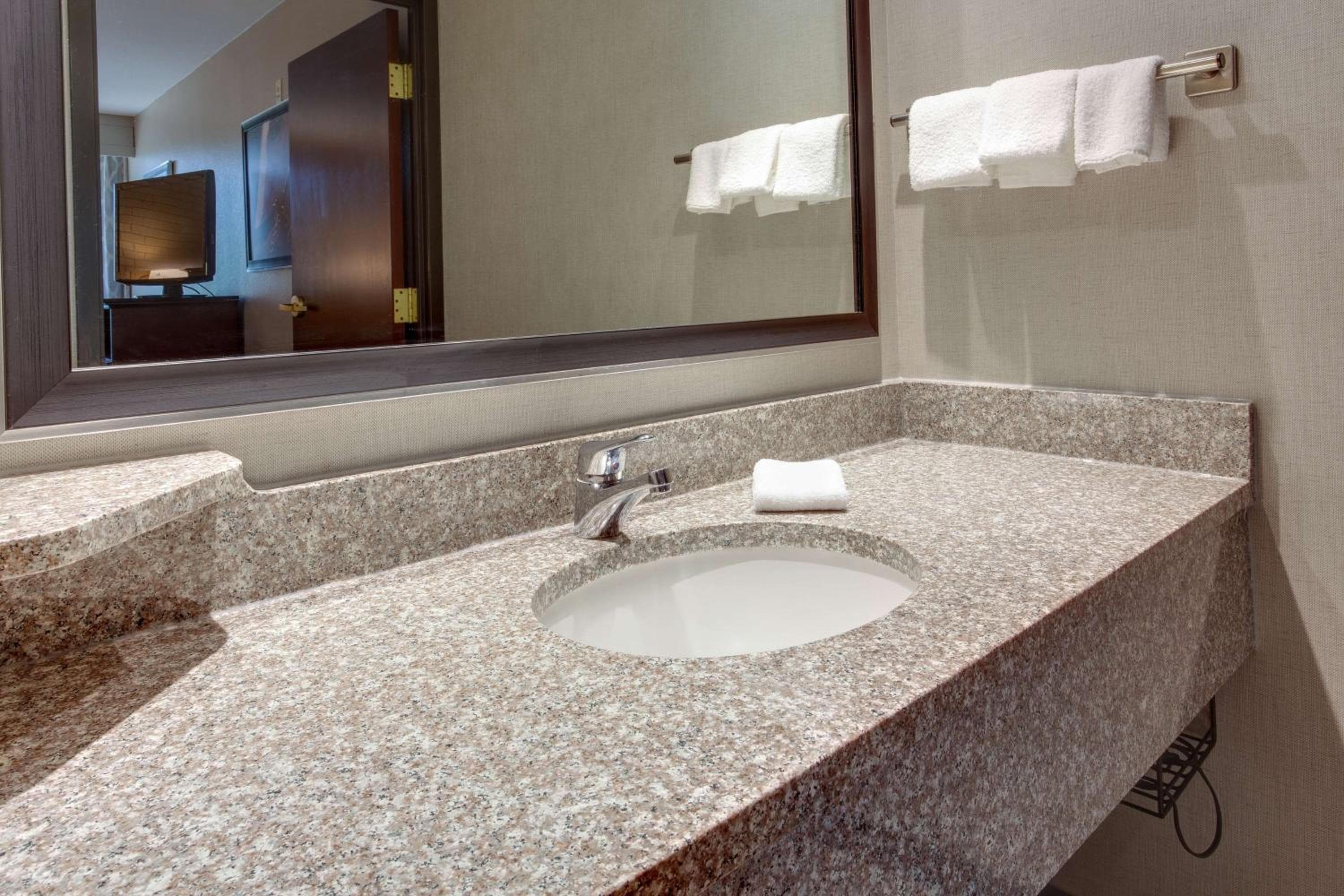 Drury Inn & Suites Louisville East