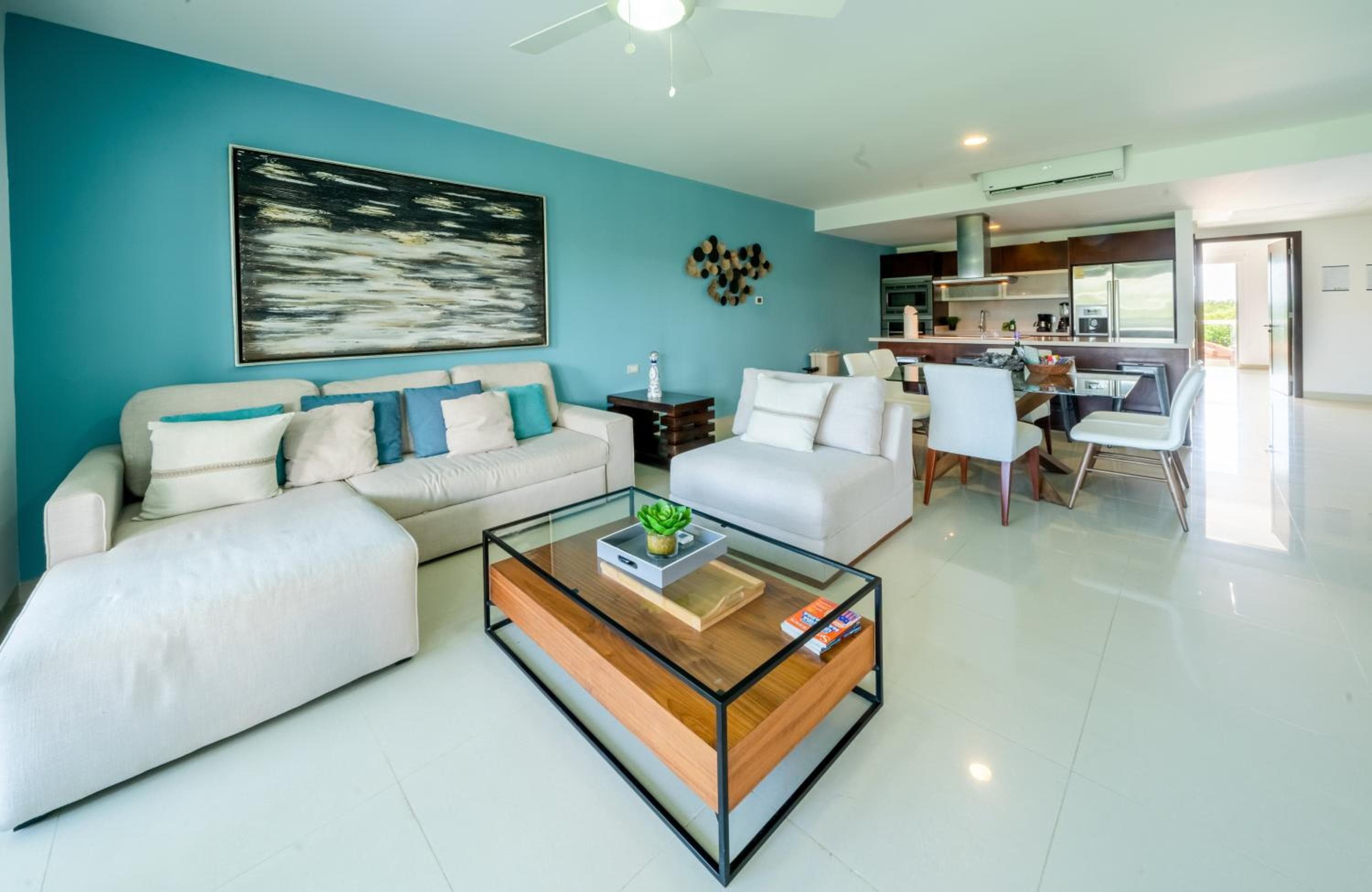 Luxury 2 BR Condo with tub & Infinity Pool - Beach Side At Mareazul - Sirenita G