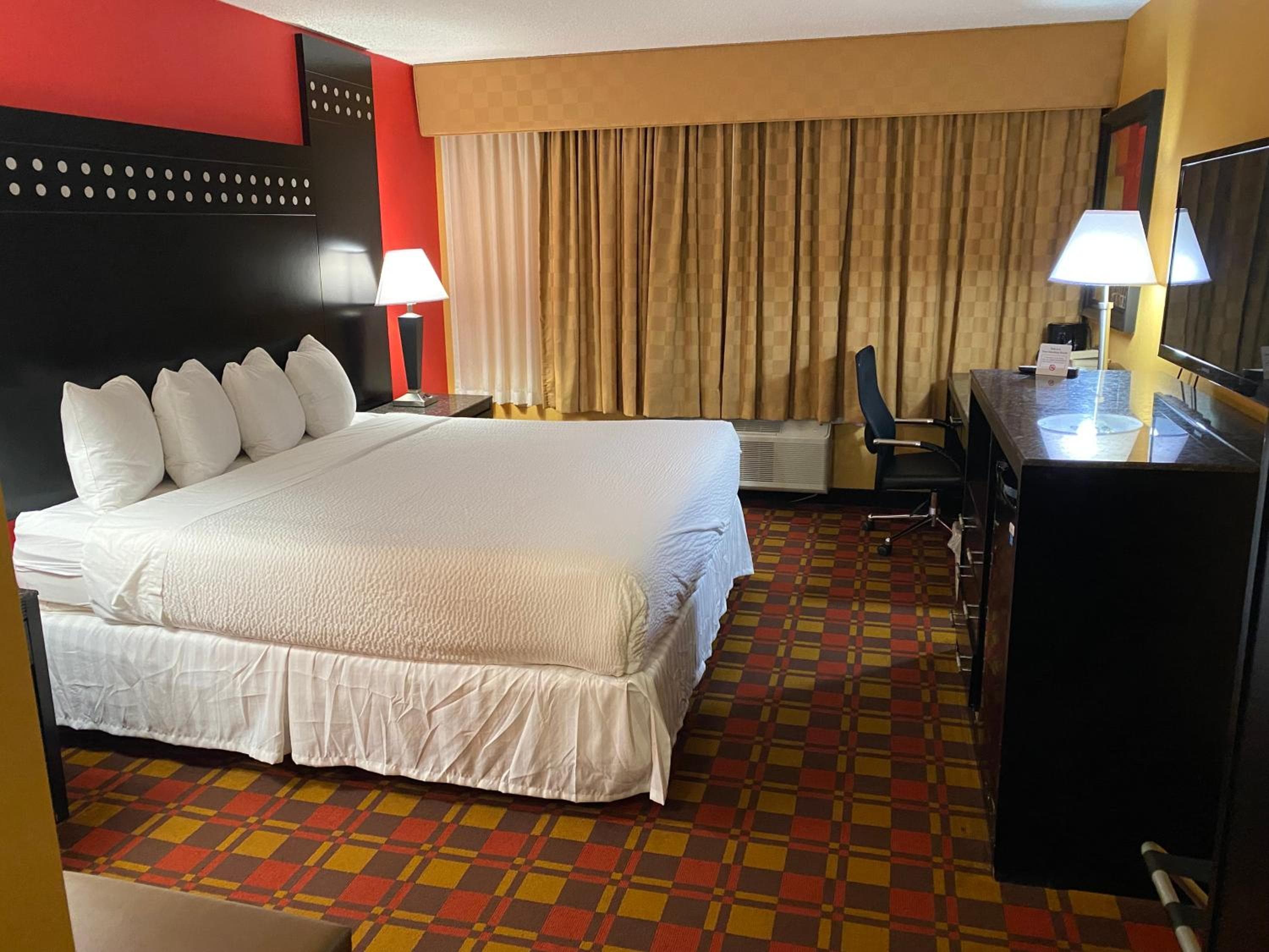 Ramada by Wyndham Rochelle Park Near Paramus