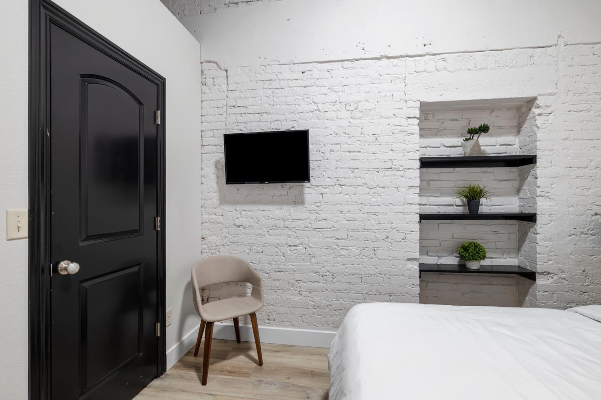 Art District Loft - 4BD/2BA Downtown SGF