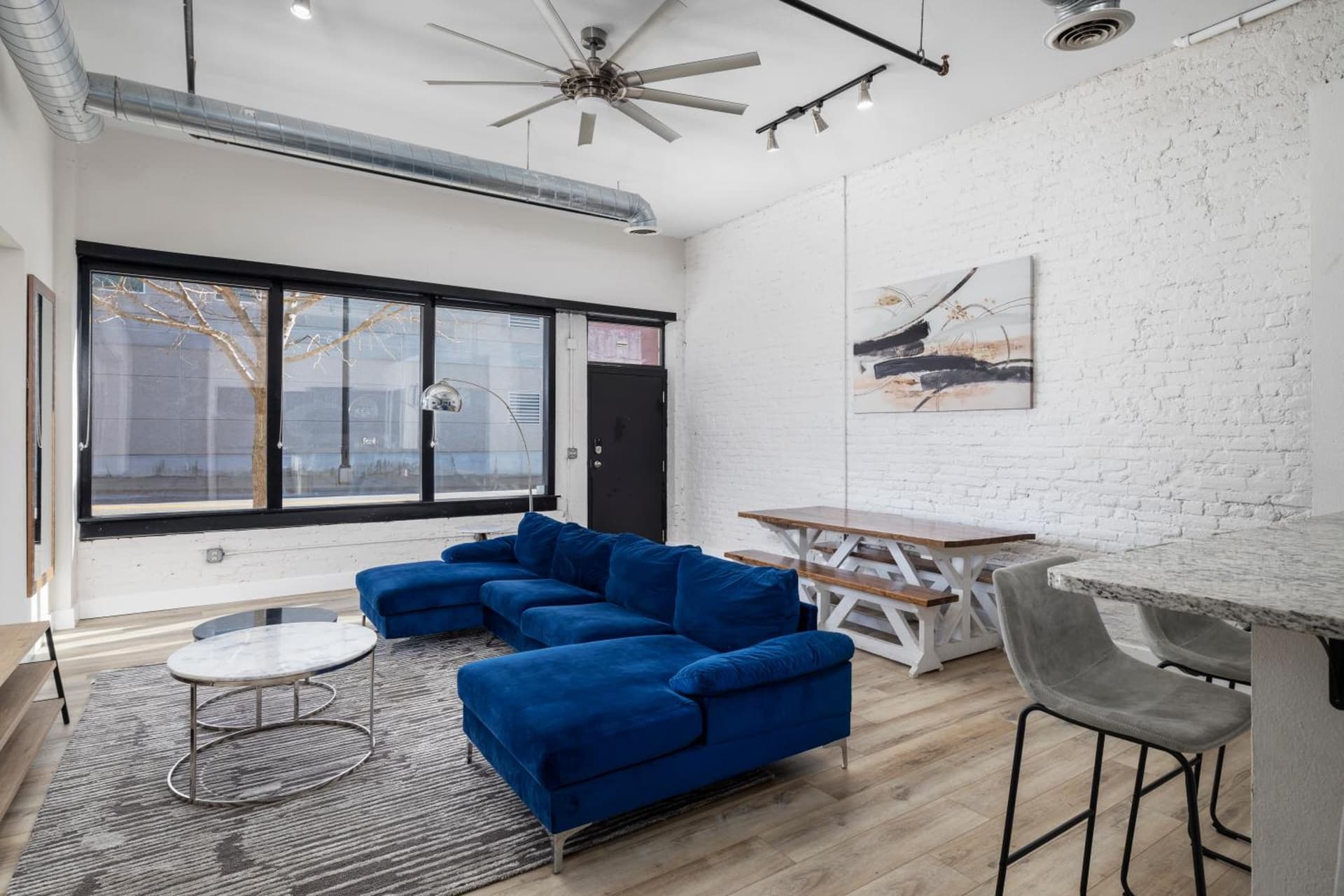 Art District Loft - 4BD/2BA Downtown SGF