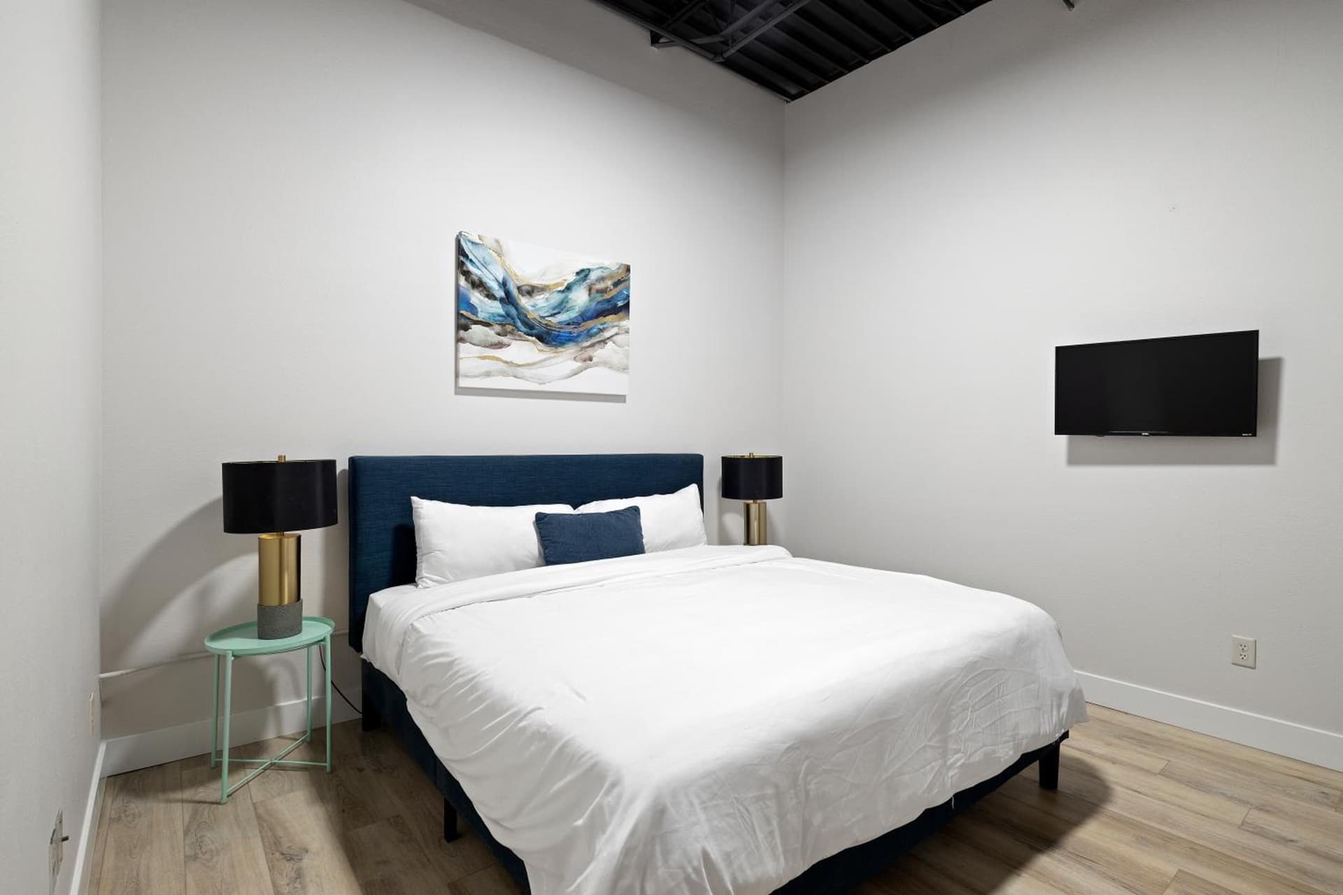 Art District Loft - 4BD/2BA Downtown SGF
