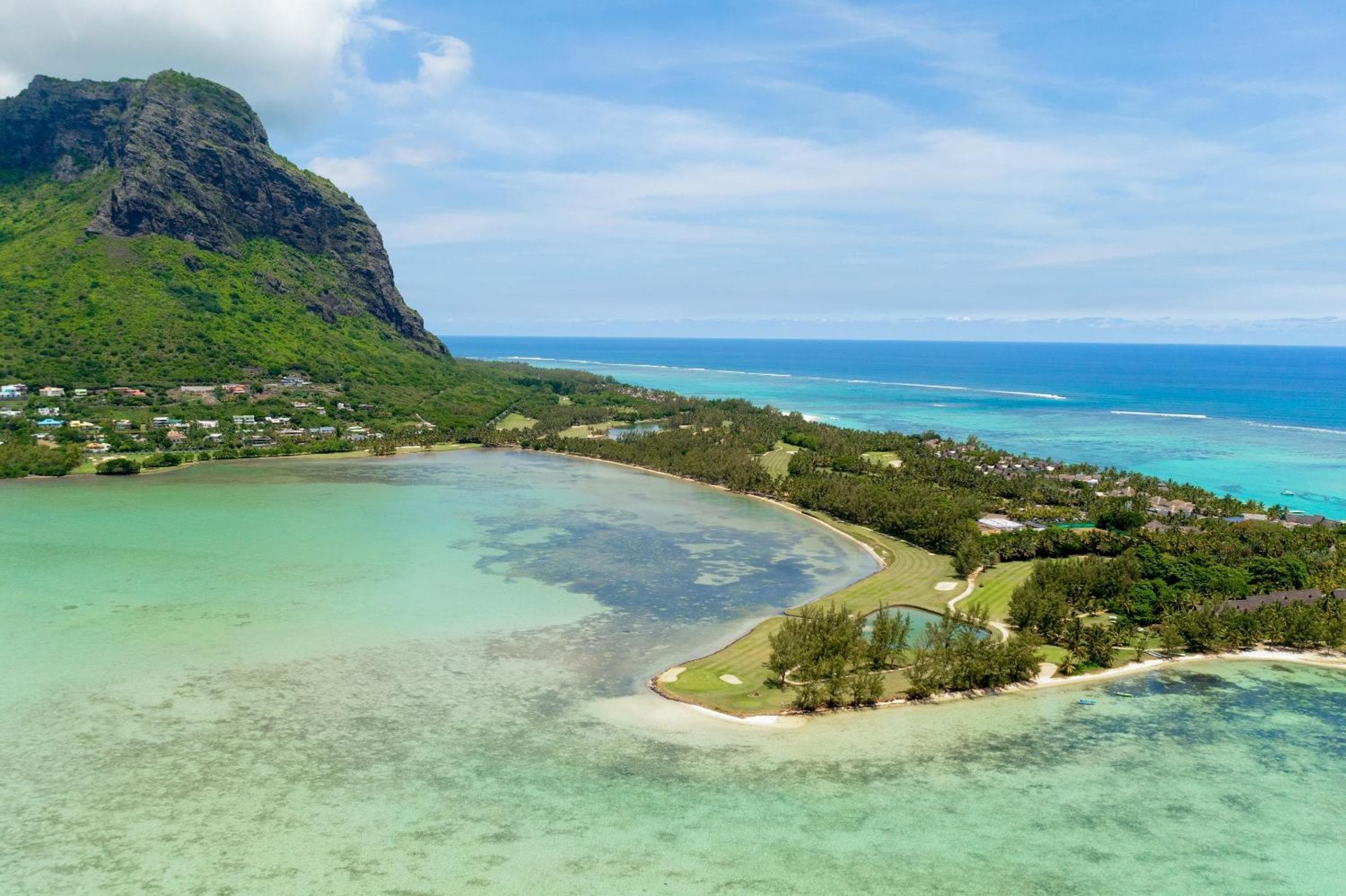 Paradis Beachcomber Golf Resort & Spa