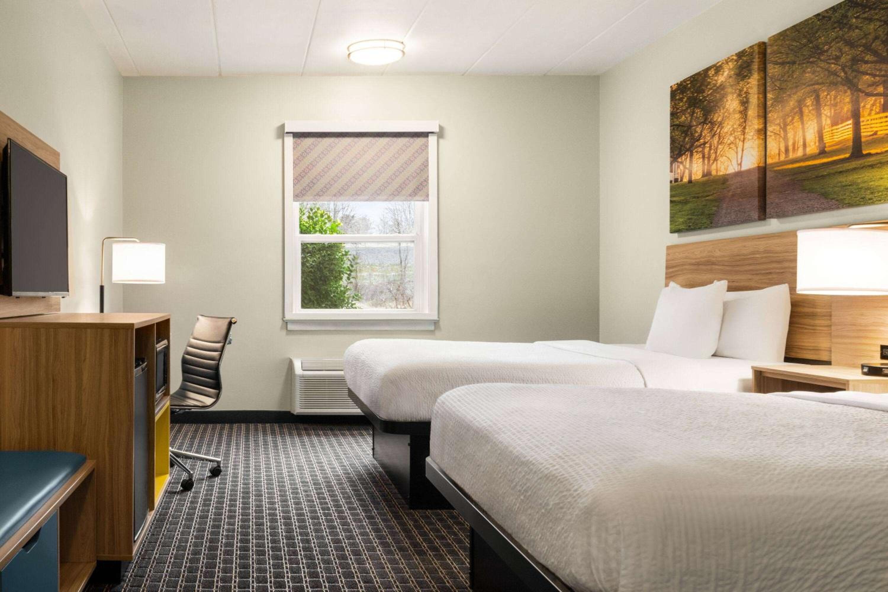 Days Inn & Suites by Wyndham Lancaster Amish Country