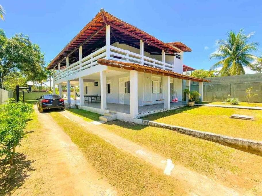 Casa com 5 quartos e vista para o mar a 170m da praia