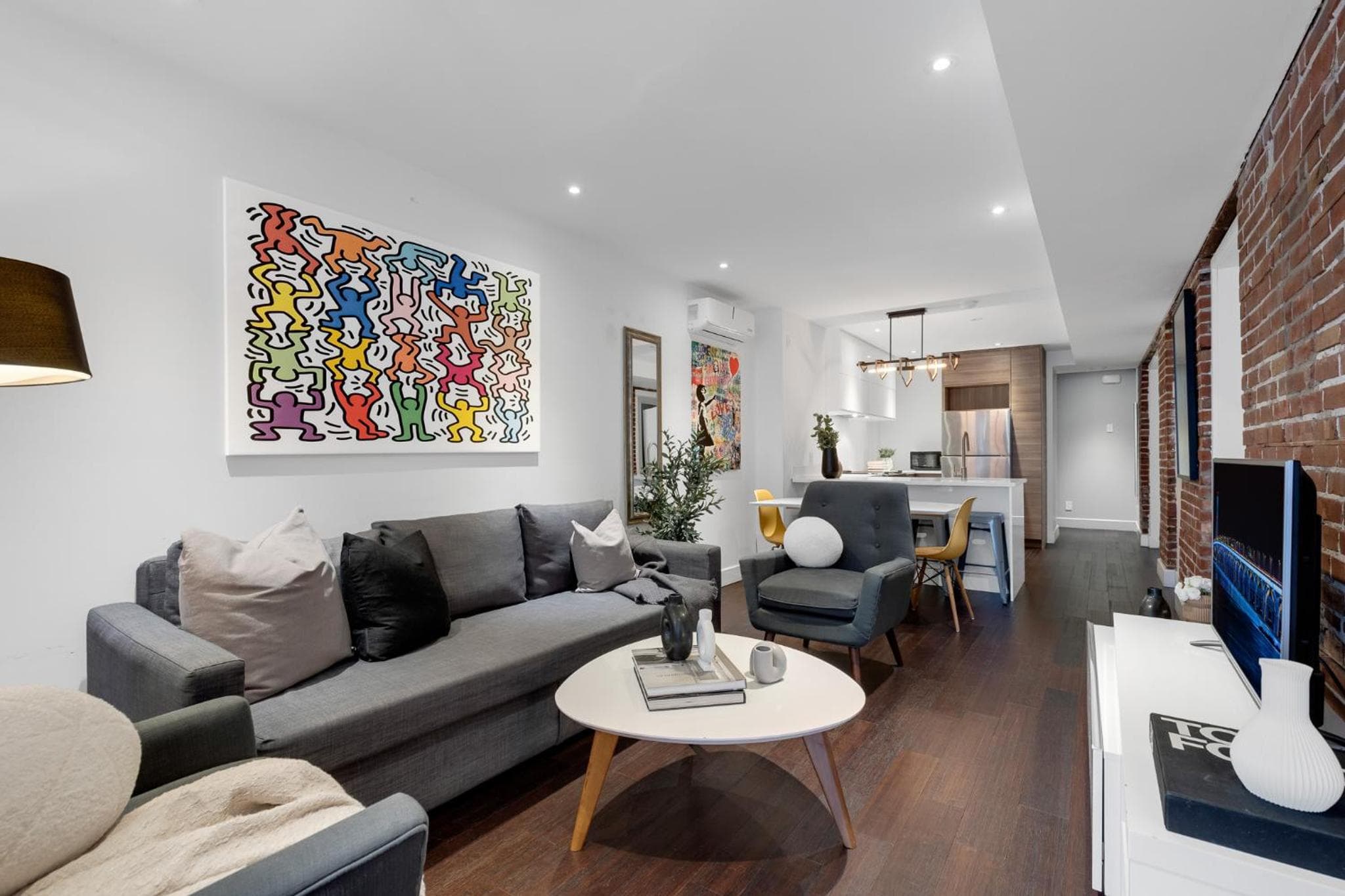 LiV MTL Soho Spacious Rooftop Suites for Groups Near Downtown Montreal
