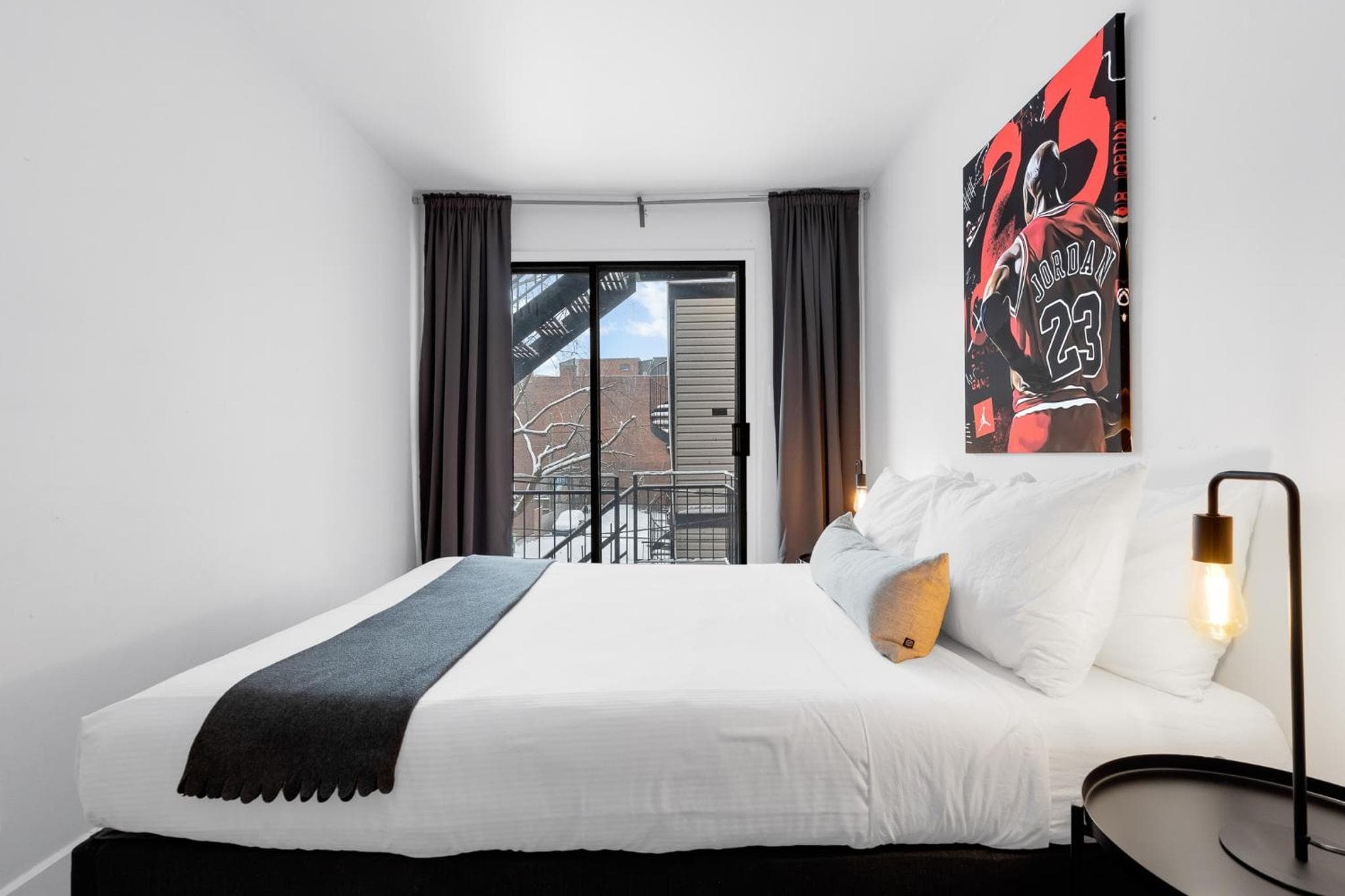 LiV MTL Urban Spacious Group Suites Near Downtown Montreal