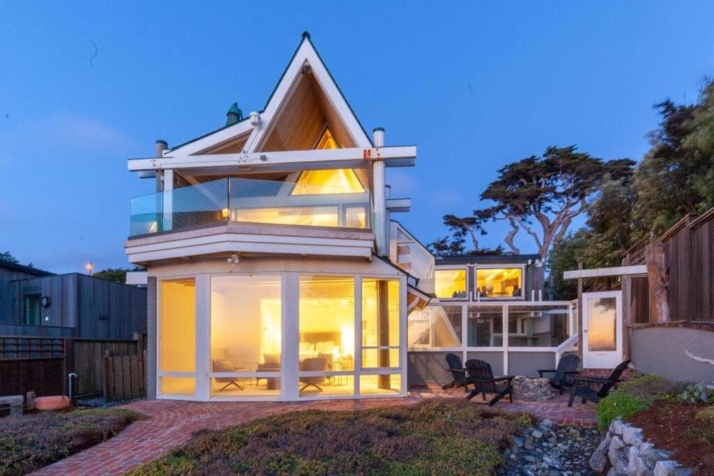 Walk to the Beach from this Ocean Front Home