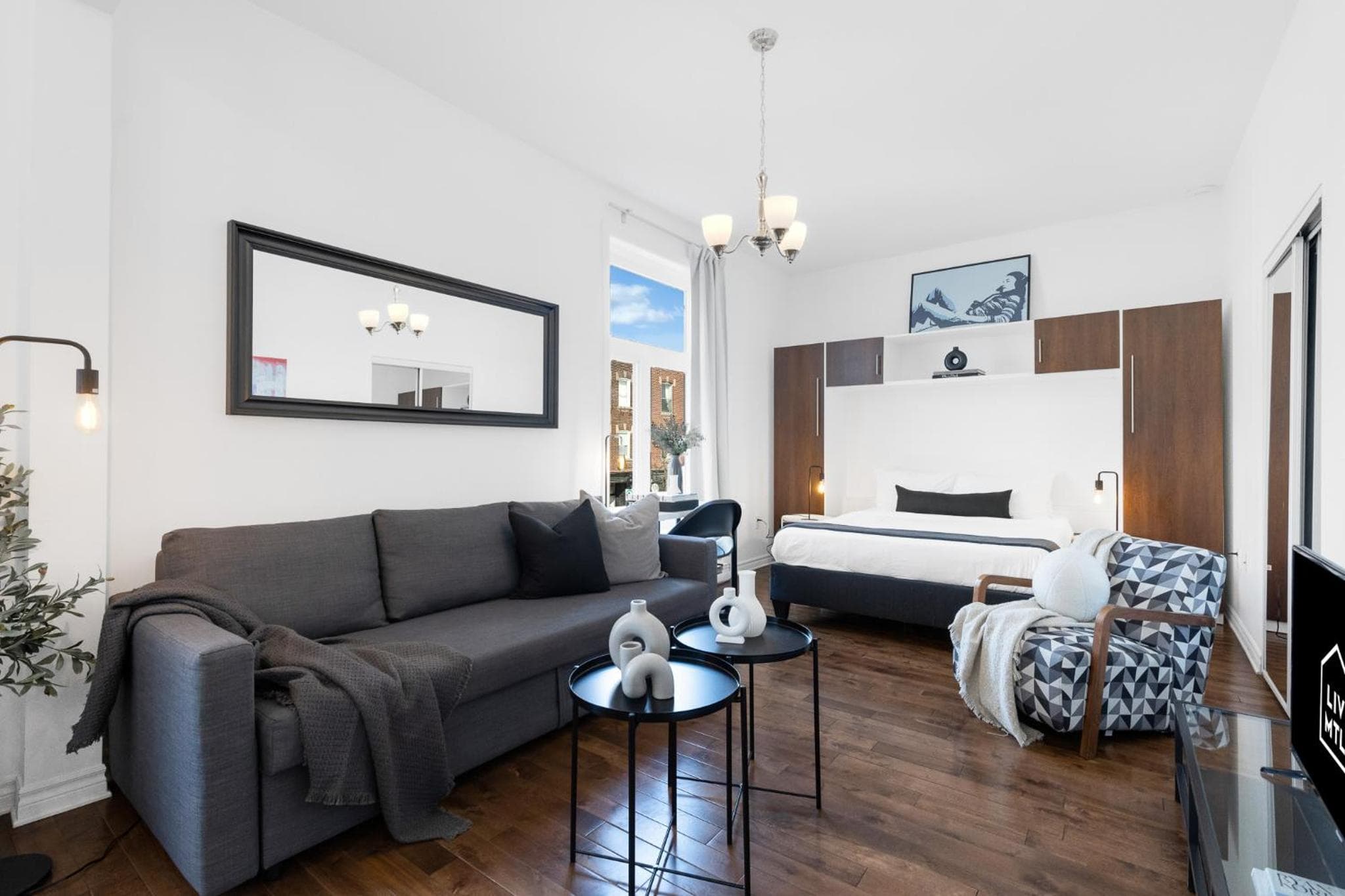 LiV MTL MTL Plateau Urban Suites Near Downtown Montreal