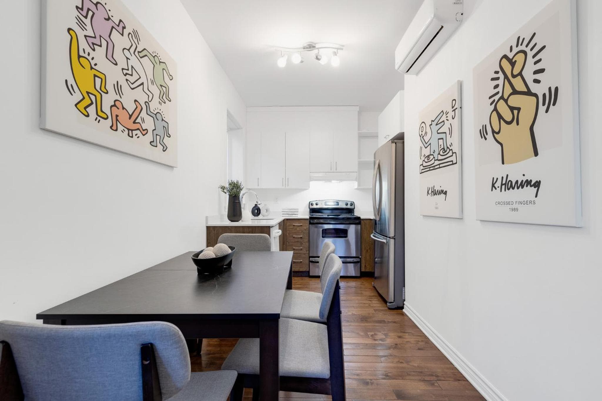 LiV MTL MTL Plateau Urban Suites Near Downtown Montreal