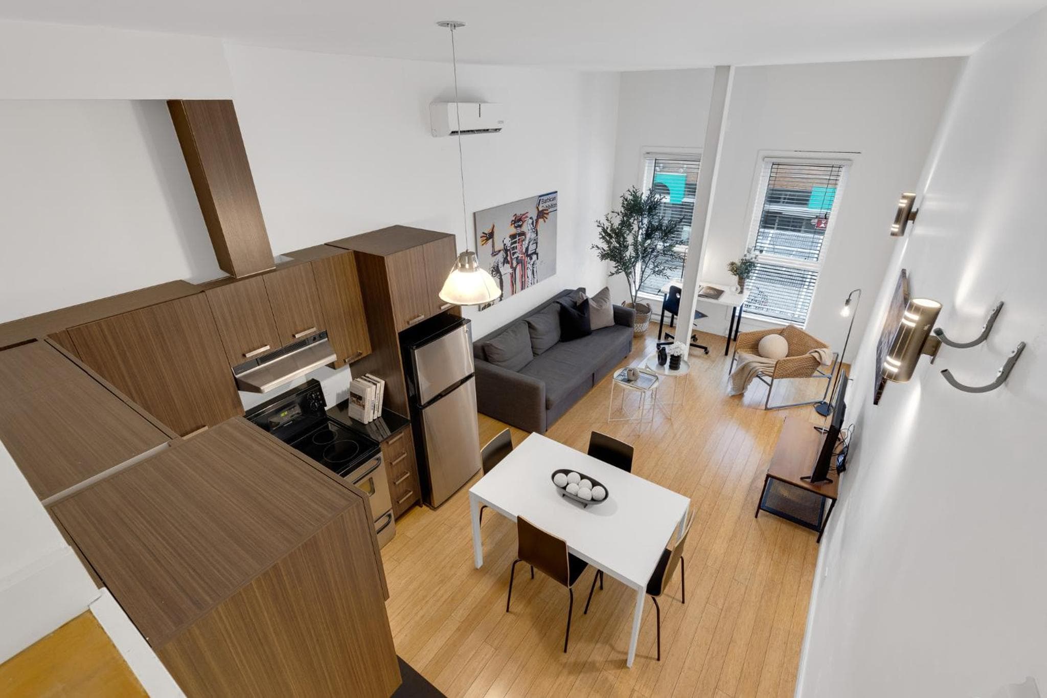 LiV MTL Main Plateau Suites Near Downtown Montreal