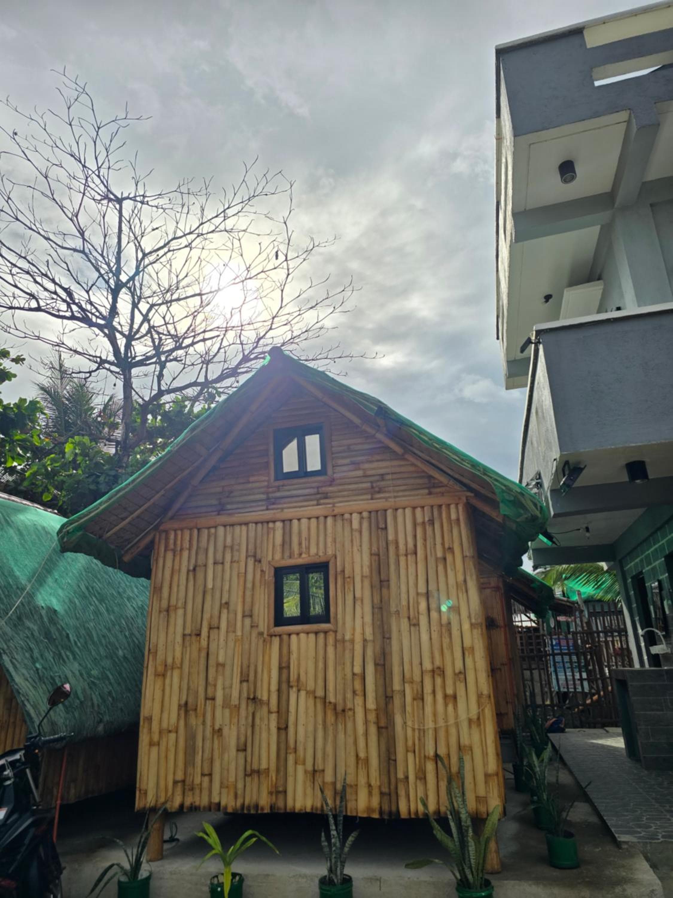 Kua's Pad Batangas Kubo