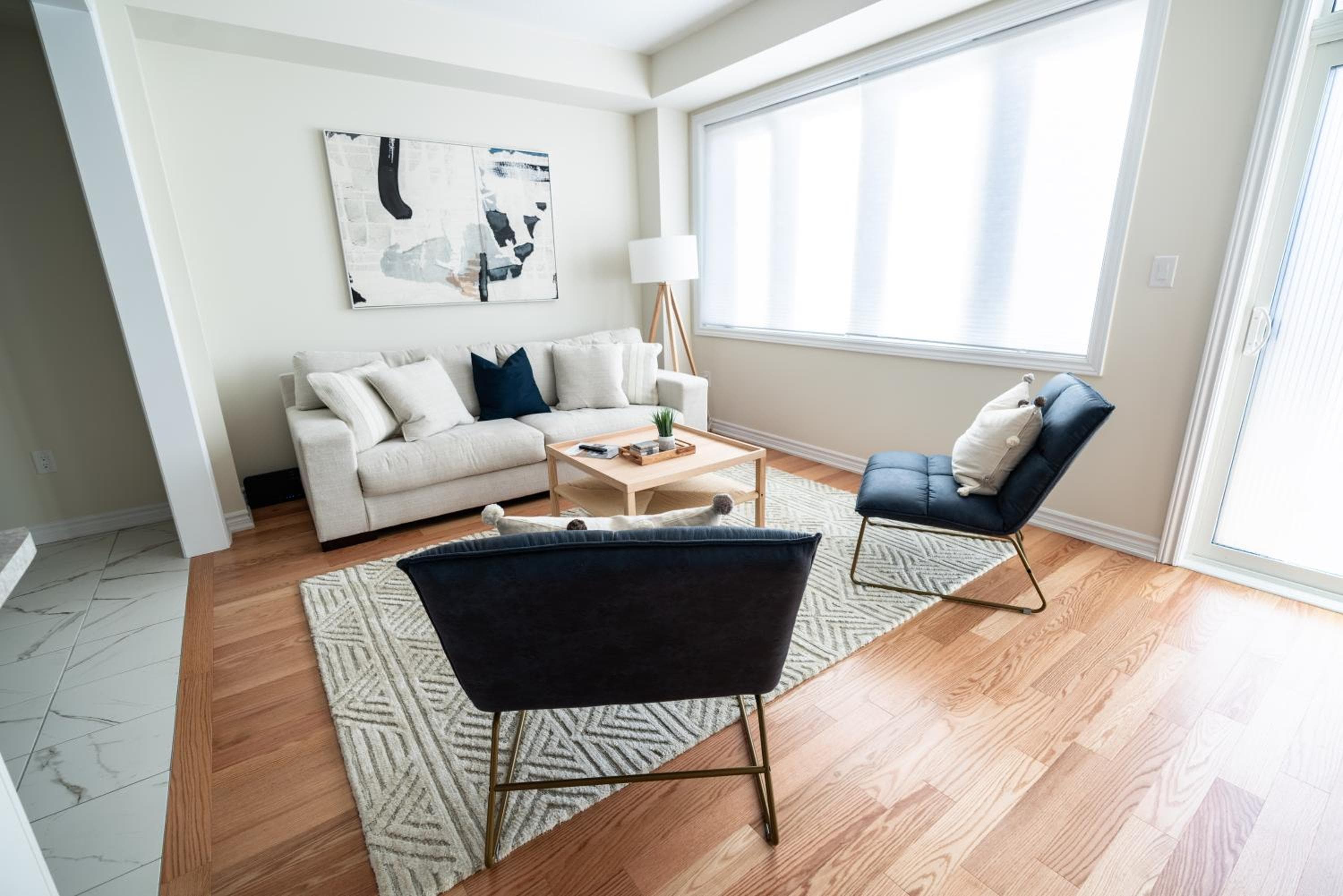 BRAND NEW home minutes from Niagara Falls.