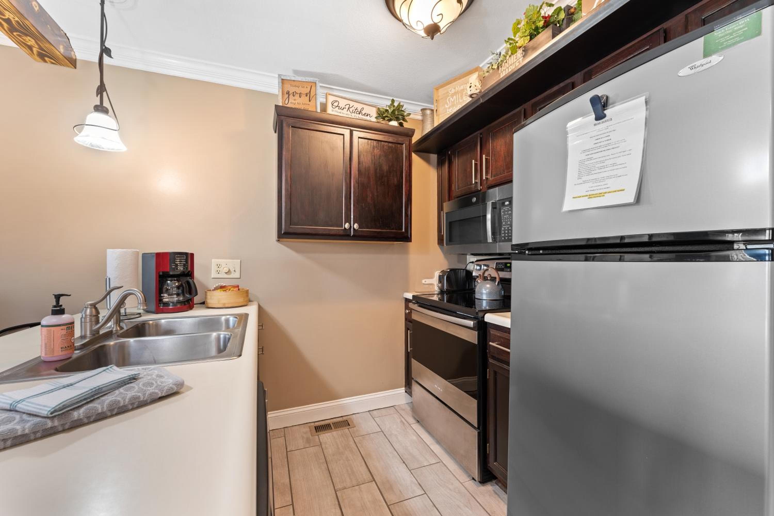 Free Daily Silver Dollar City Tickets & other Branson attractions! Cozy Branson Condo, Lower level, WALK-IN
