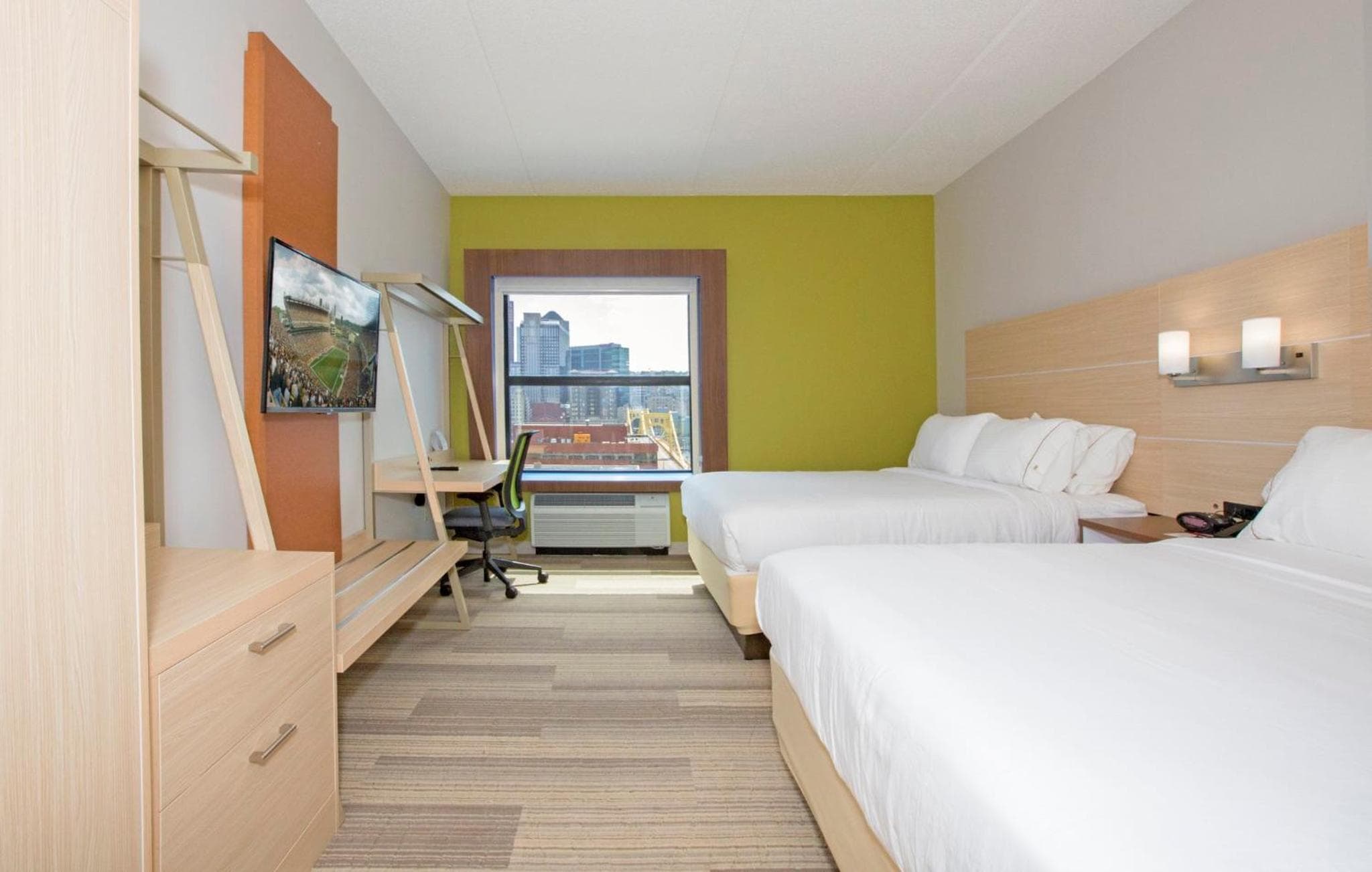 Holiday Inn Express & Suites Pittsburgh North Shore by IHG