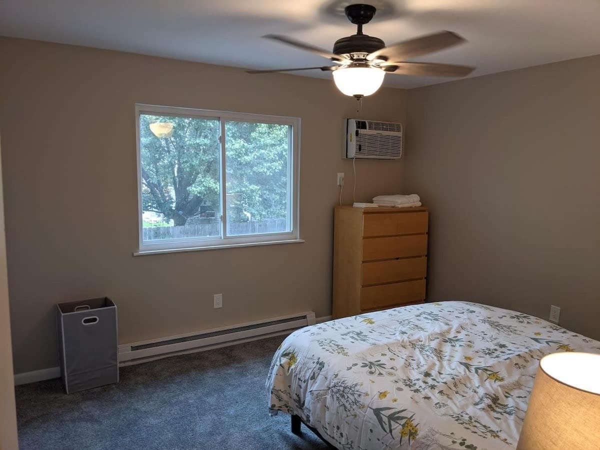 Carter #5 Two bedroom unit near Xavier Downtown