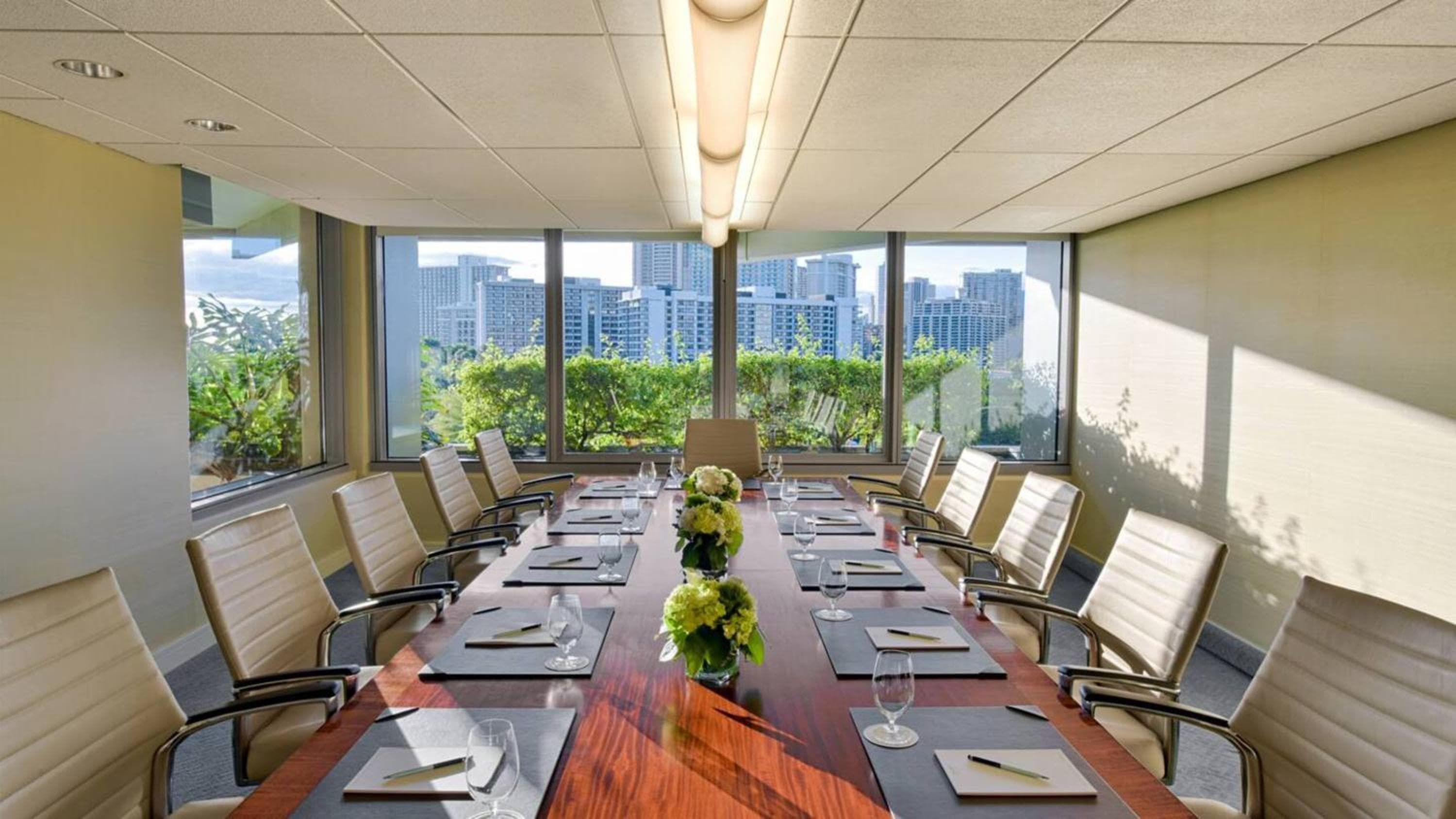 Ka Laʻi Waikiki Beach, LXR Hotels & Resorts