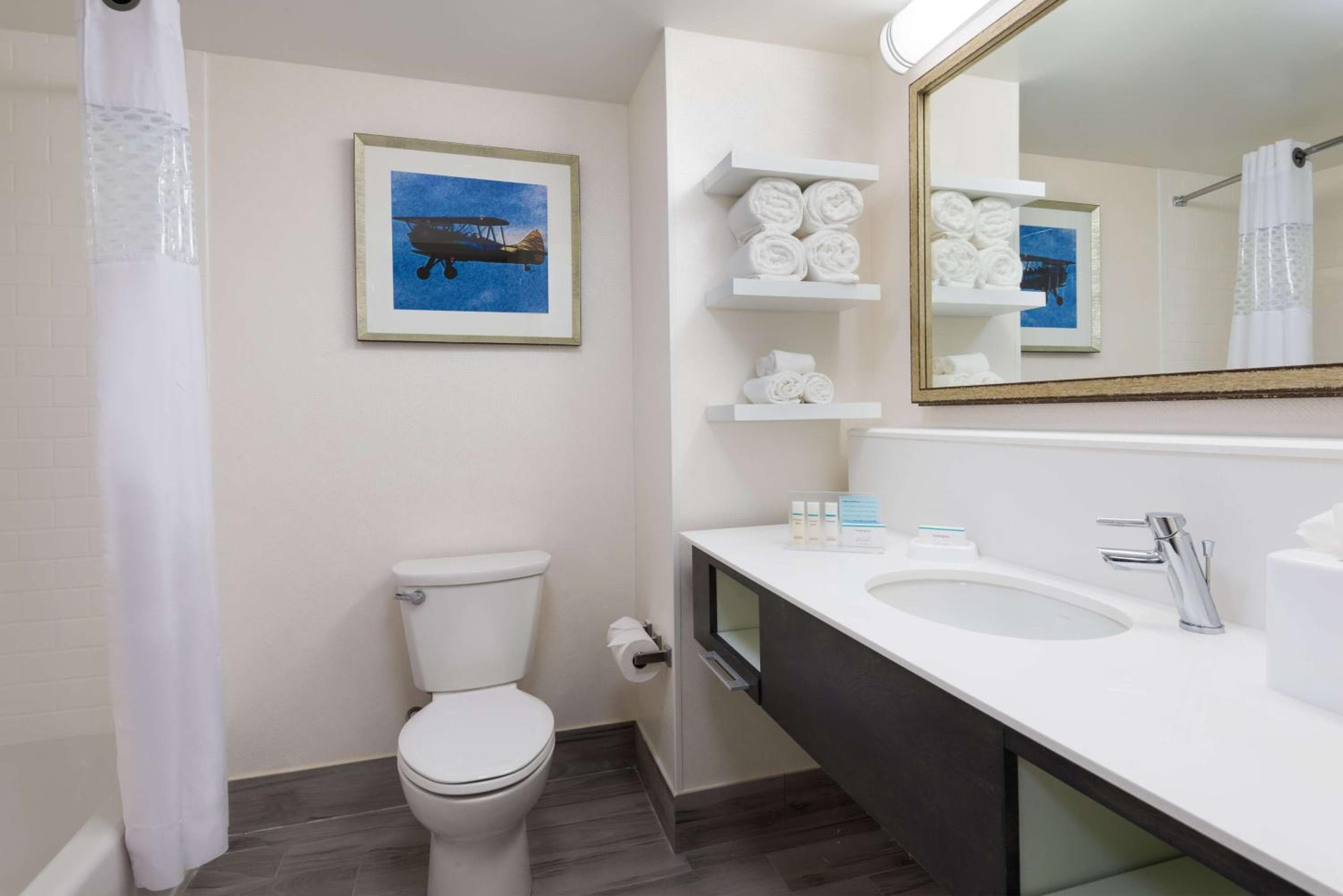 Hampton Inn & Suites Atlanta Buckhead Place