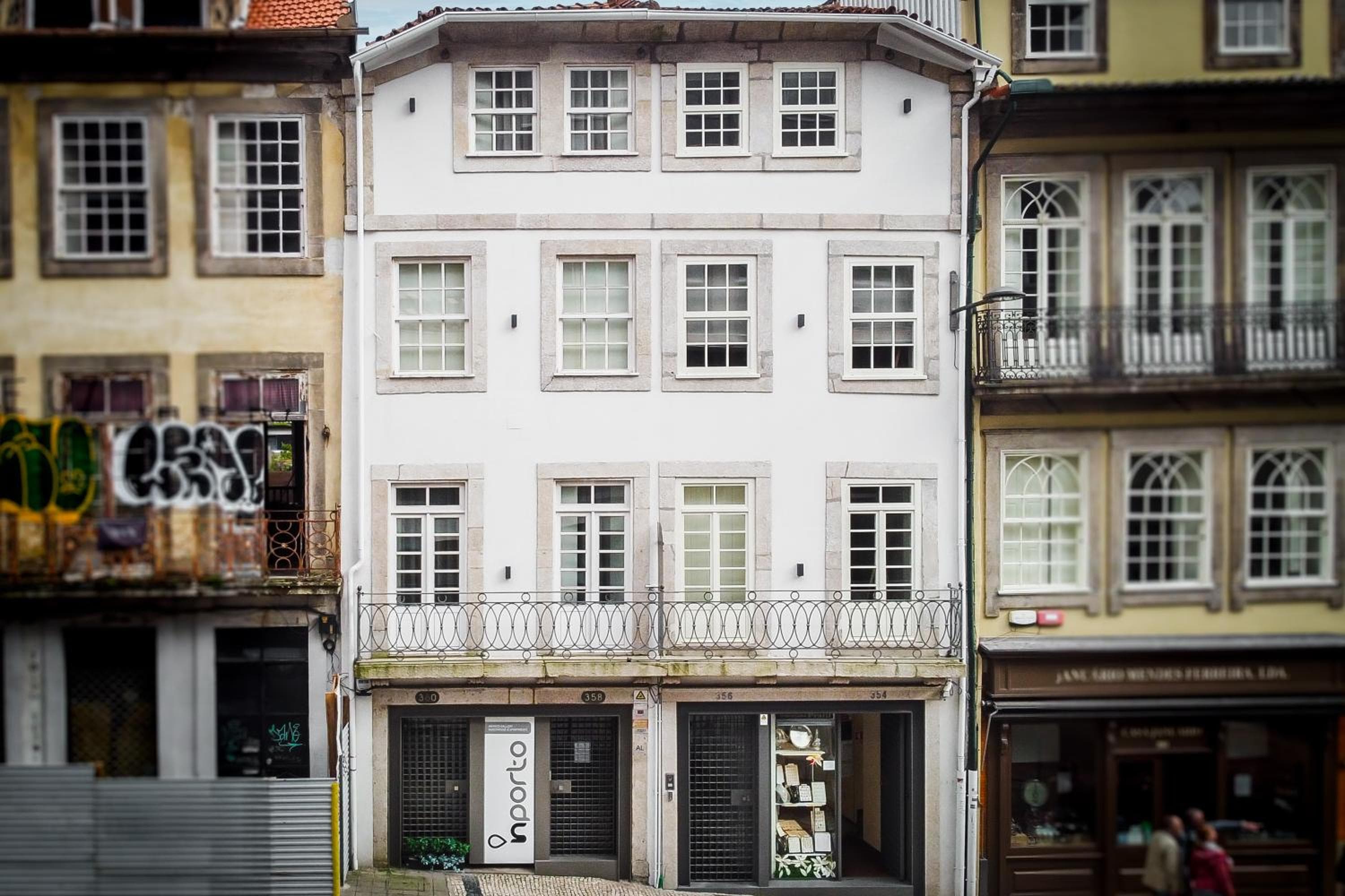 In Porto Gallery Guesthouse