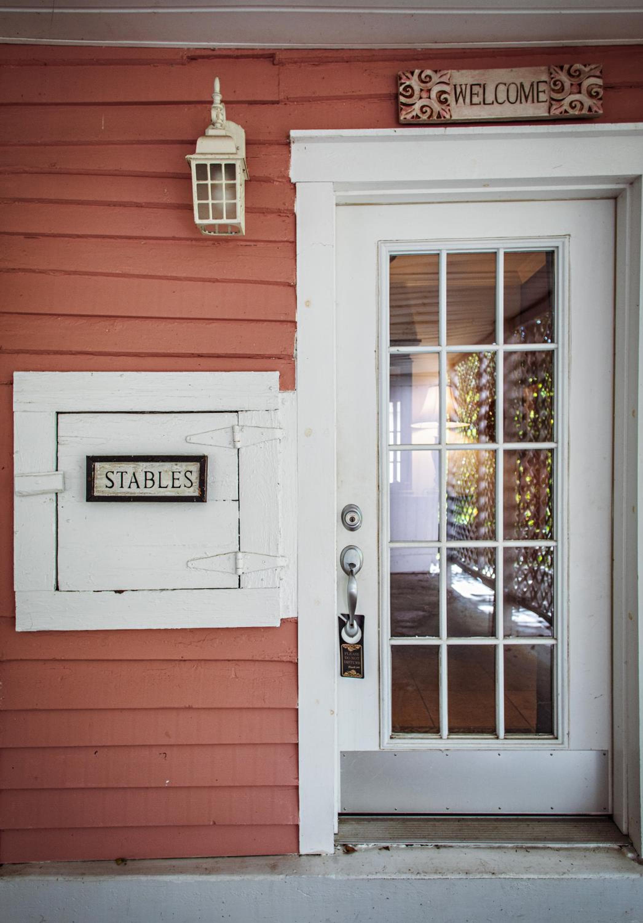 Cedar Crest Inn