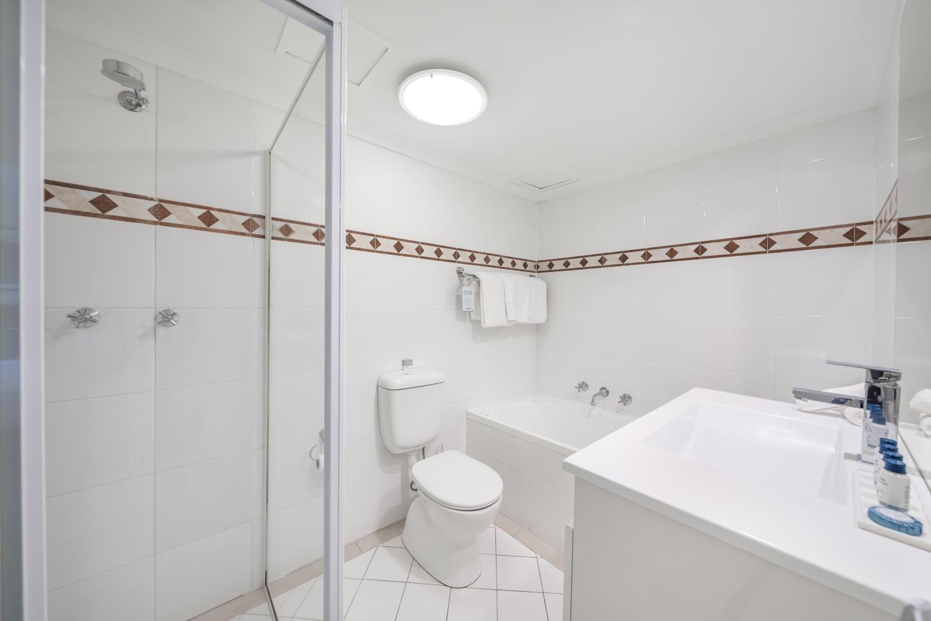 Oaks Sydney Castlereagh Suites