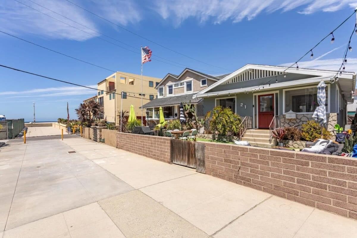 Hermosa Bungalow 1920s Charm Steps to the Strand