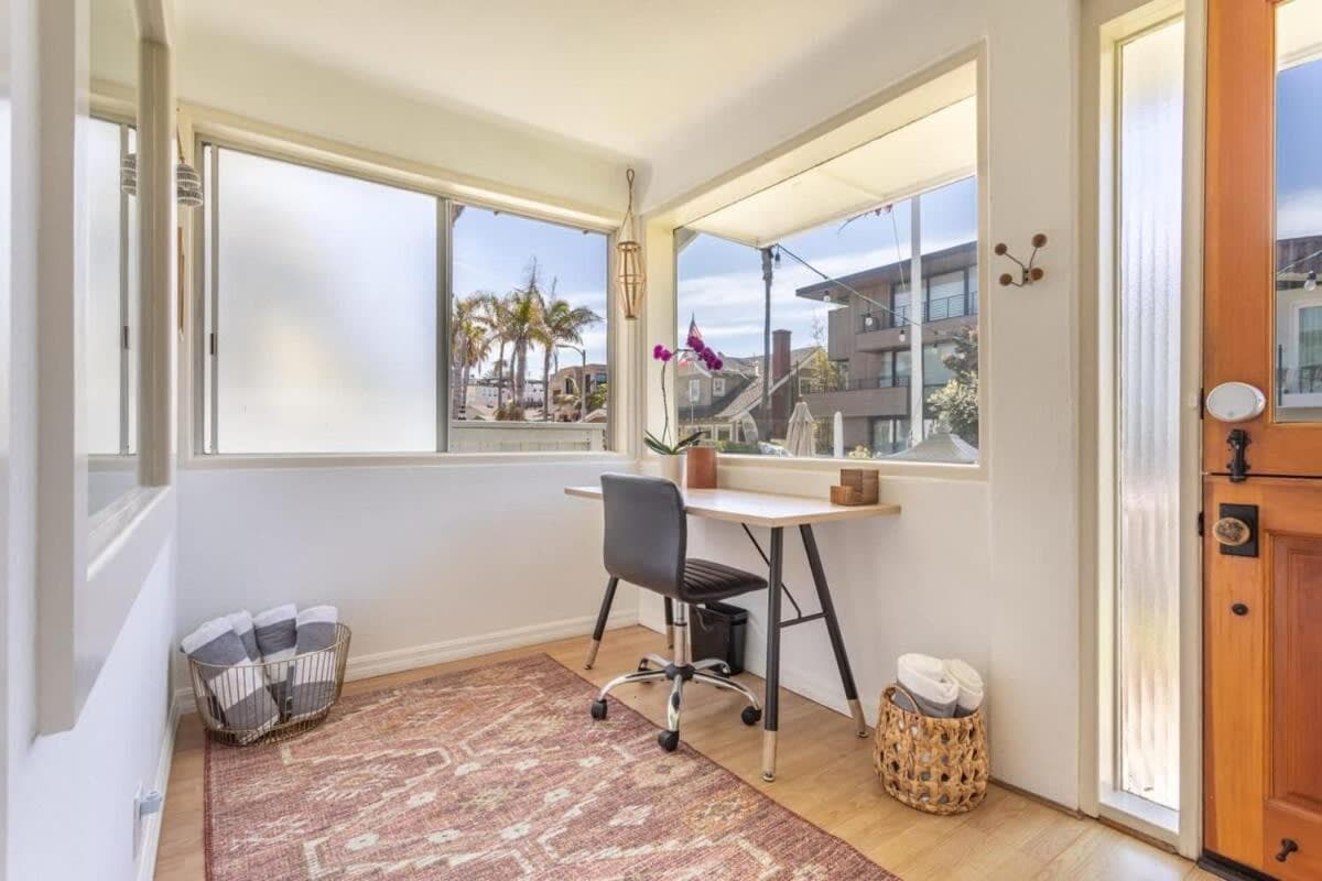 Hermosa Bungalow 1920s Charm Steps to the Strand